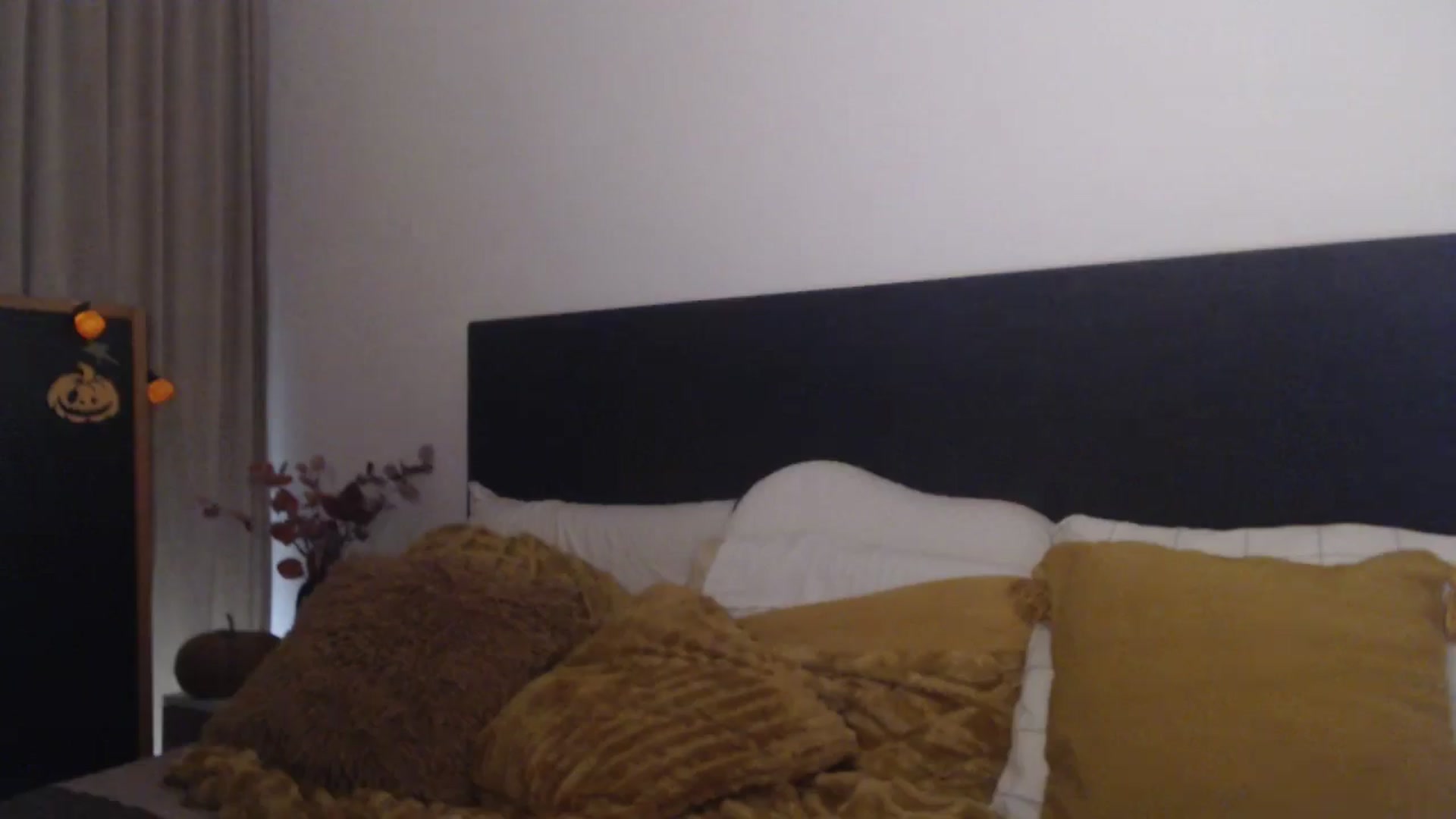 Gallery image thumbnail from ASweetJessie's myfreecams stream on, 10/10/2025, 19:21 image 8 of 20
