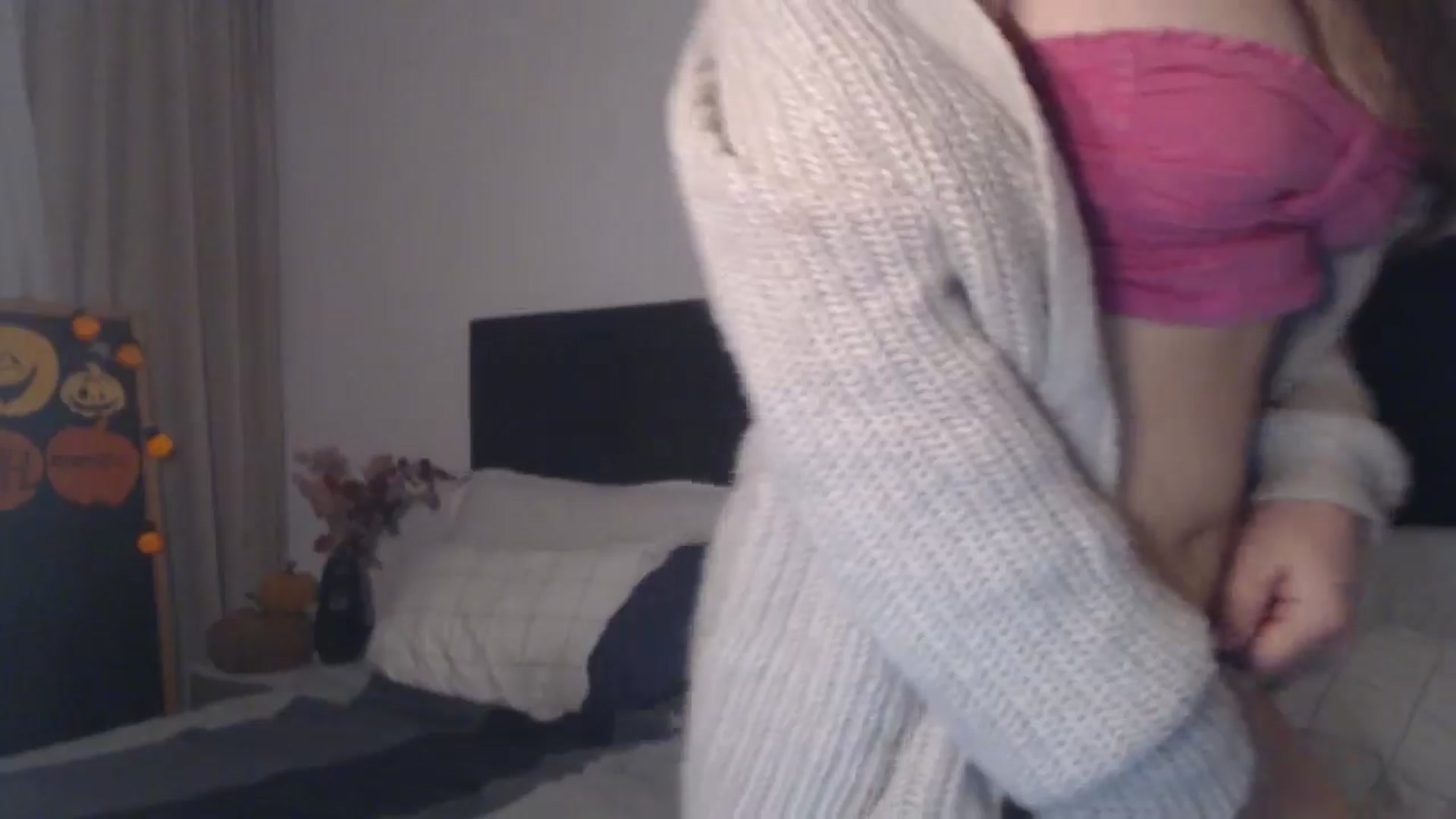 Gallery image thumbnail from ASweetJessie's myfreecams stream on, 10/15/2025, 17:46 image 7 of 20