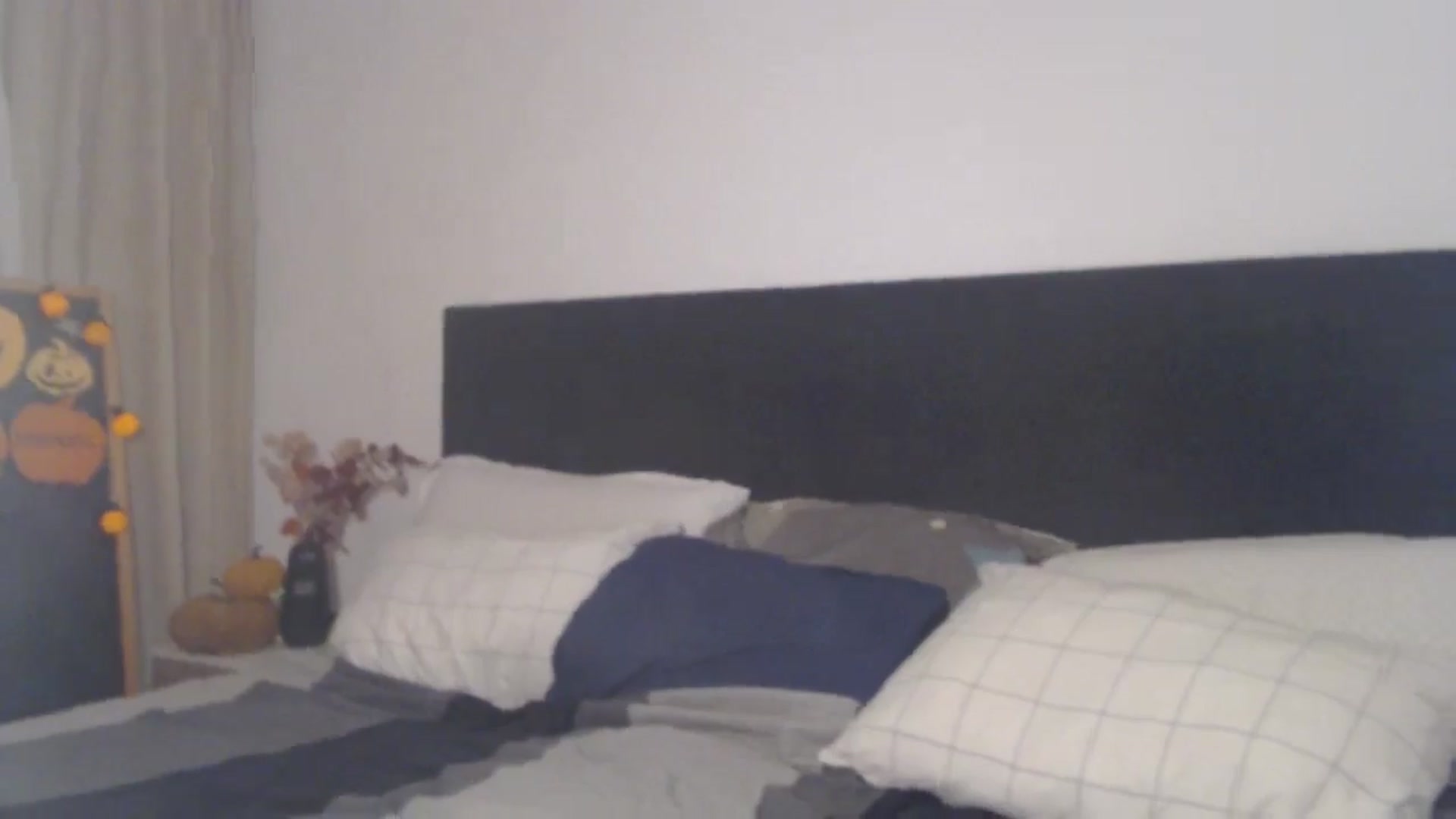 Gallery image thumbnail from ASweetJessie's myfreecams stream on, 10/15/2025, 17:46 image 18 of 20