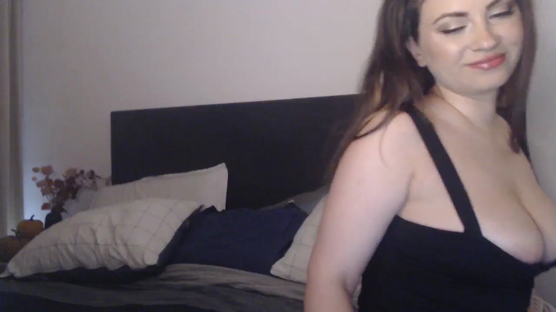 Gallery image thumbnail from ASweetJessie's myfreecams stream on, 10/19/2025, 18:18 image 4 of 20