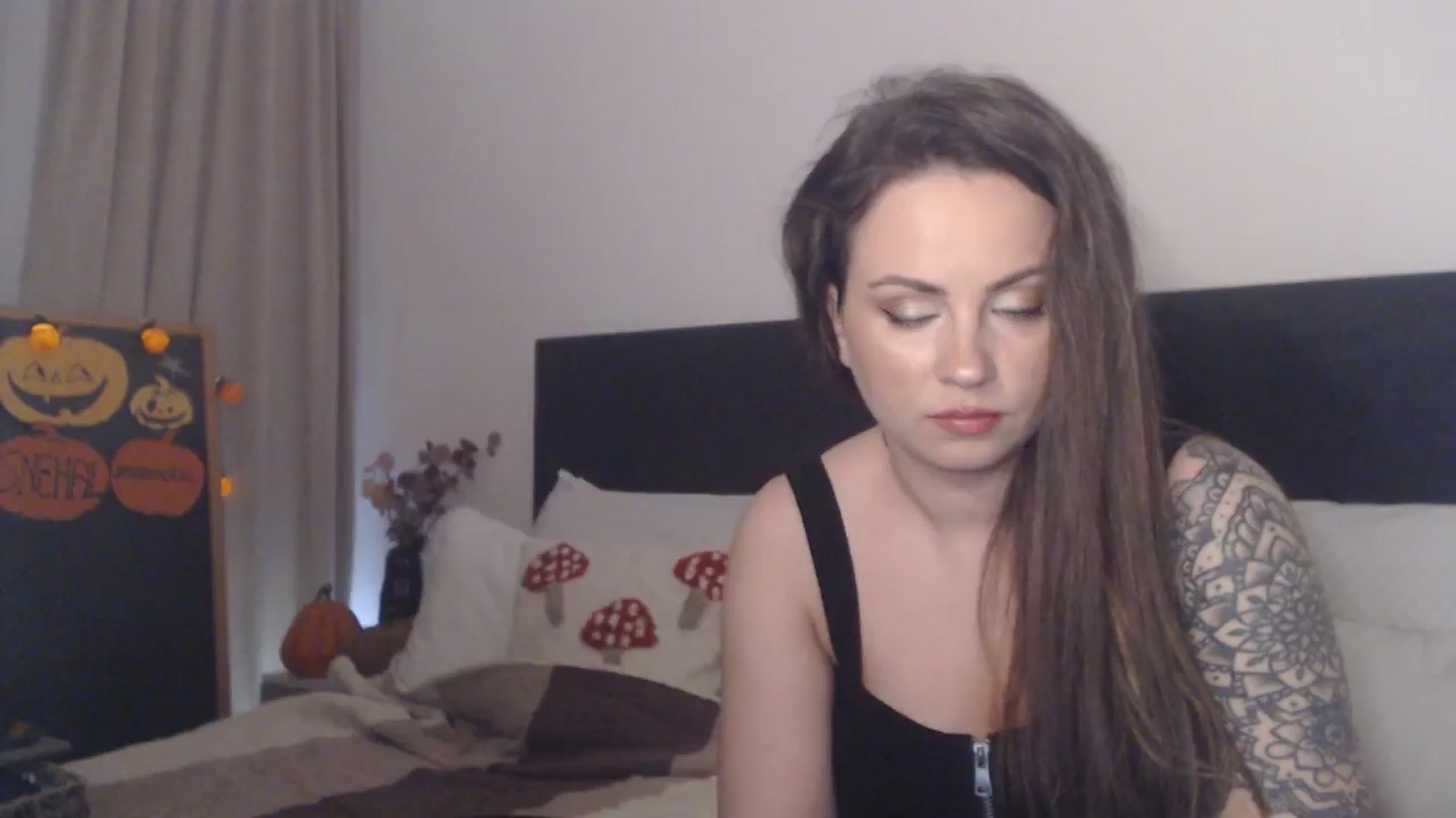Gallery image thumbnail from ASweetJessie's myfreecams stream on, 10/24/2025, 17:31 image 17 of 20