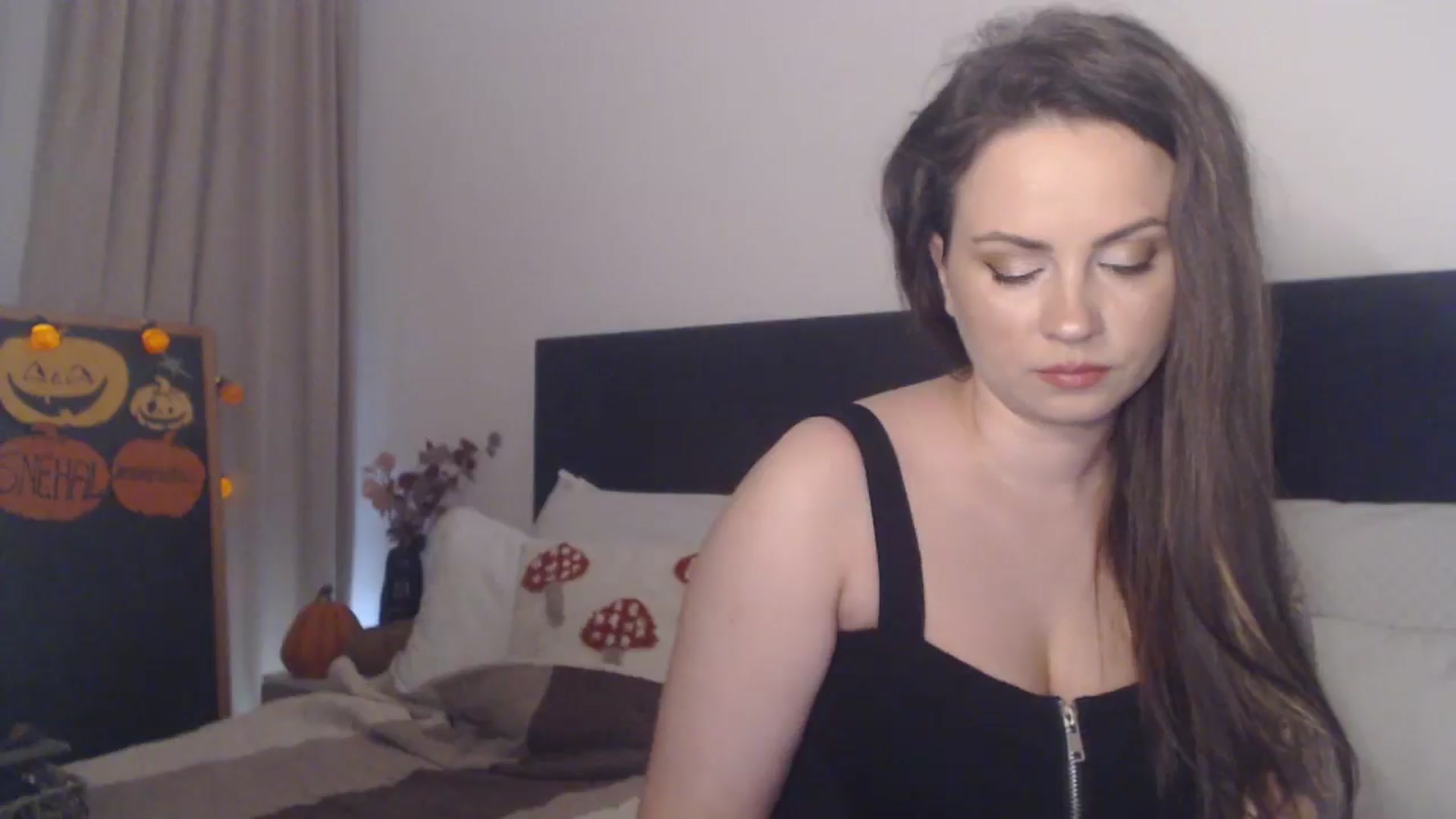 Gallery image thumbnail from ASweetJessie's myfreecams stream on, 10/24/2025, 17:31 image 13 of 20