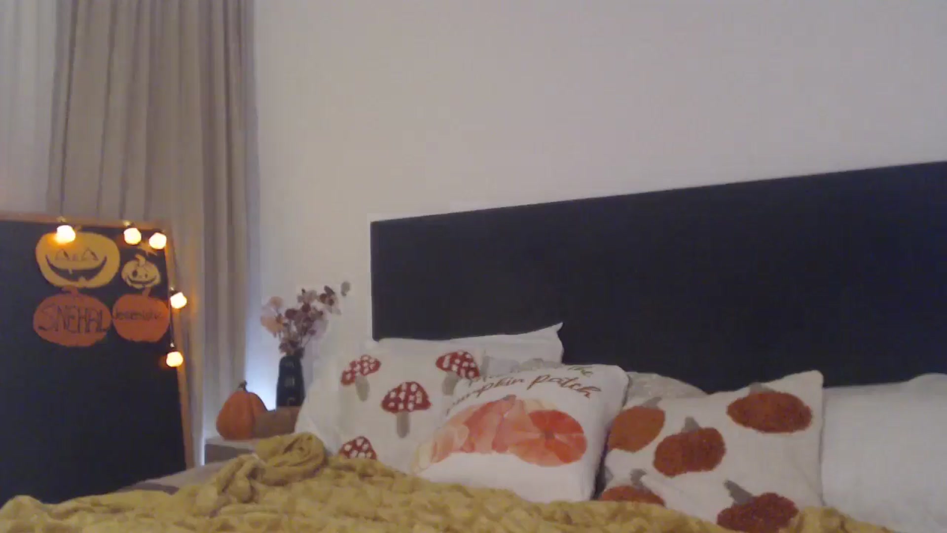Gallery image thumbnail from ASweetJessie's myfreecams stream on, 10/25/2025, 14:24 image 11 of 20