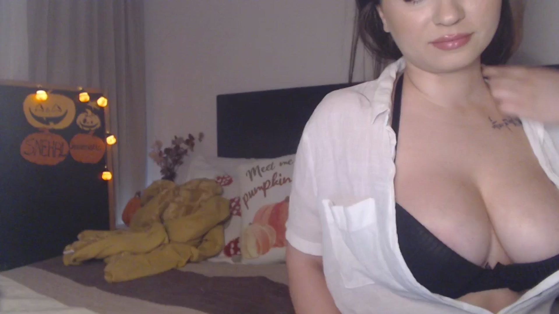 Gallery image thumbnail from ASweetJessie's myfreecams stream on, 10/26/2025, 15:30 image 15 of 20