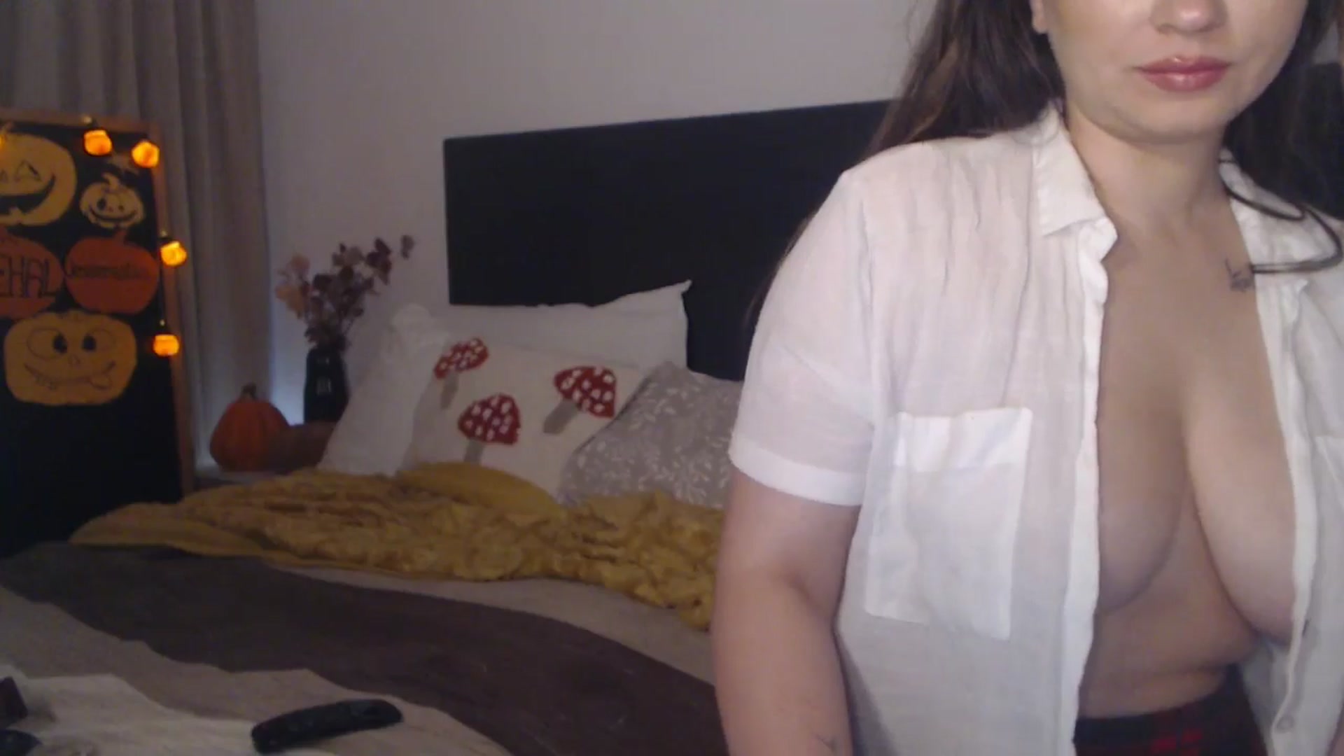 Gallery image thumbnail from ASweetJessie's myfreecams stream on, 10/26/2025, 19:21 image 12 of 20