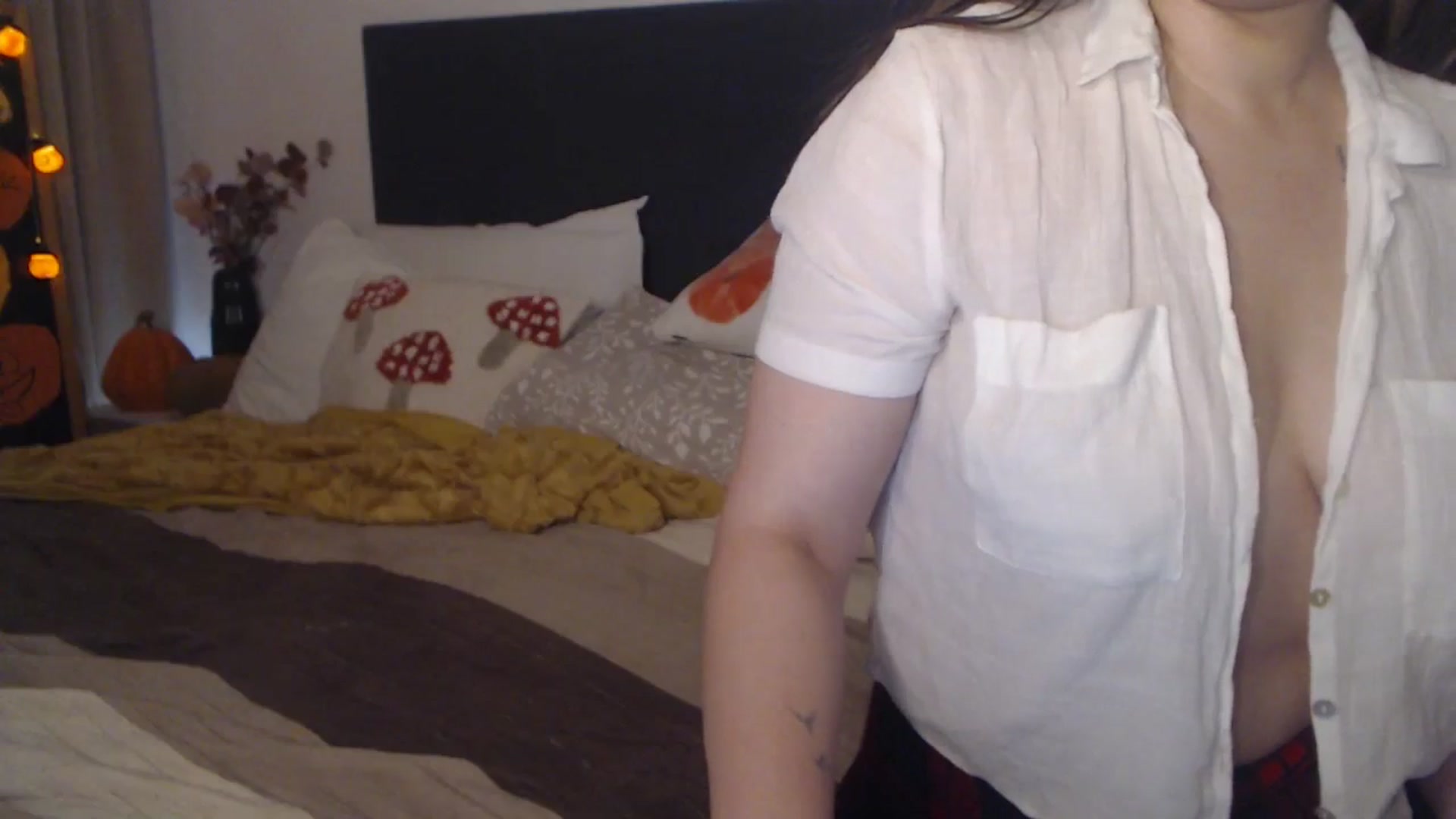 Gallery image thumbnail from ASweetJessie's myfreecams stream on, 10/26/2025, 21:22 image 5 of 20