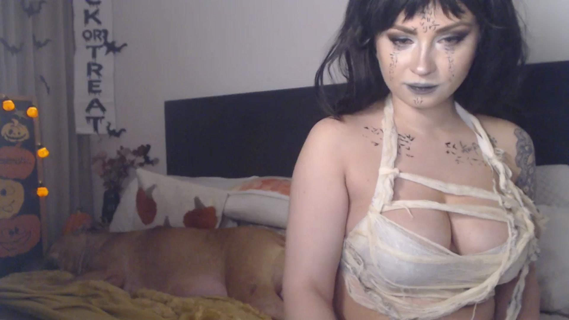 Gallery image thumbnail from ASweetJessie's myfreecams stream on, 10/31/2025, 14:55 image 12 of 20