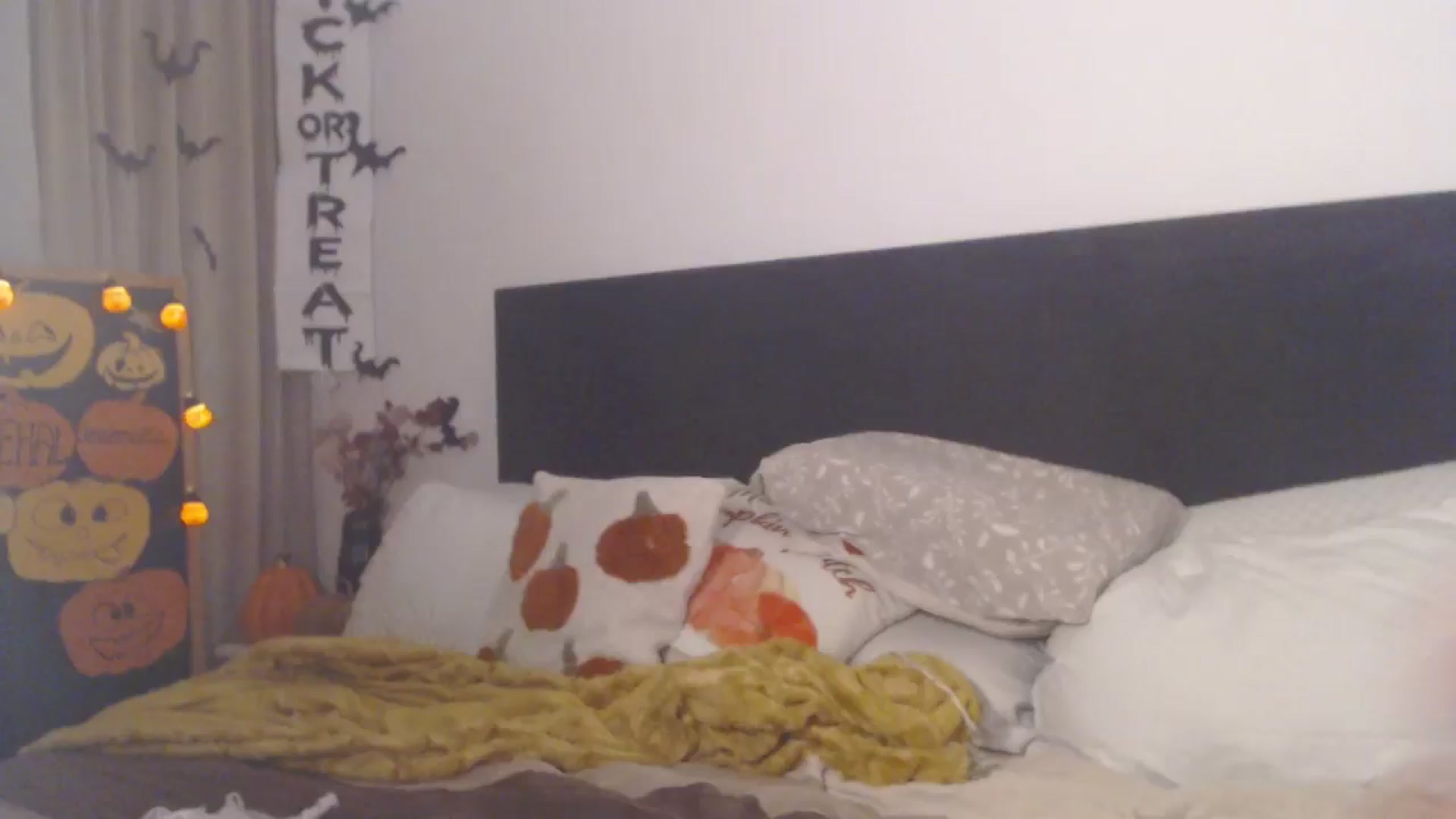 Gallery image thumbnail from ASweetJessie's myfreecams stream on, 10/31/2025, 18:40 image 8 of 20