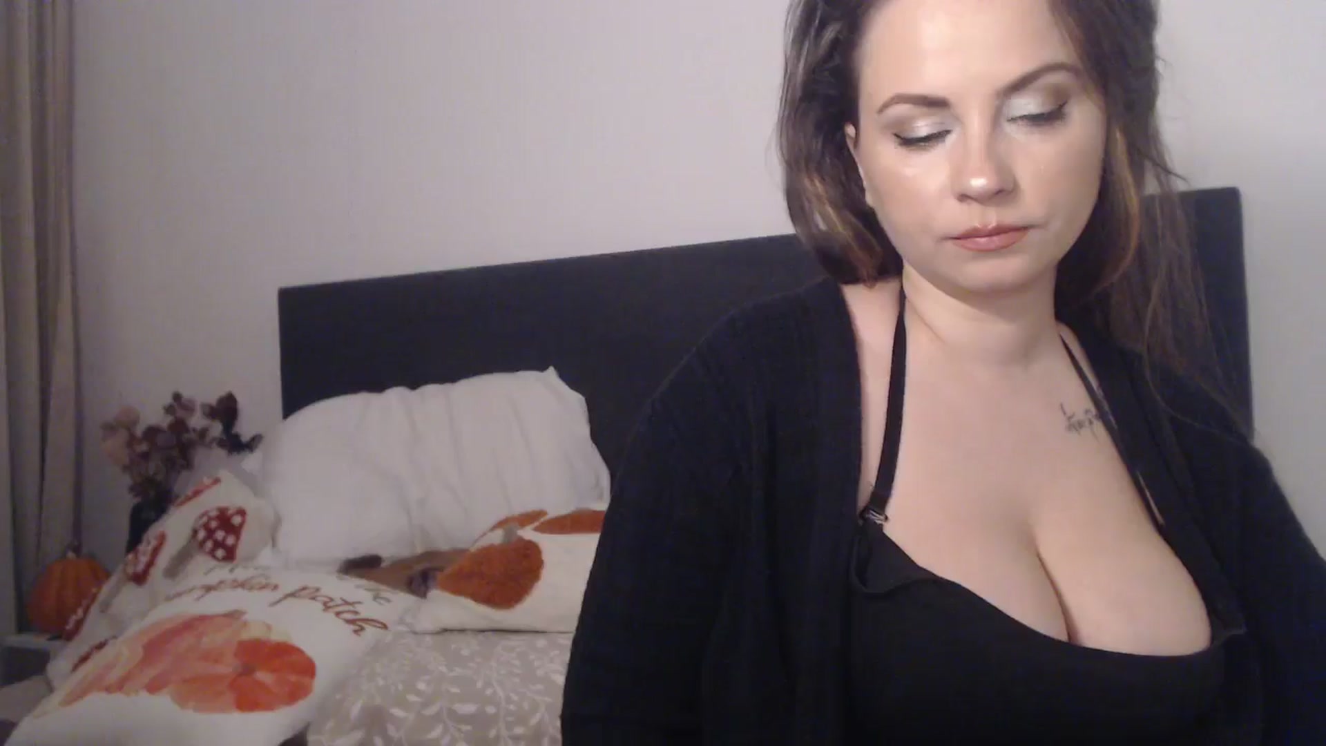 Gallery image thumbnail from ASweetJessie's myfreecams stream on, 11/06/2025, 14:53 image 10 of 20
