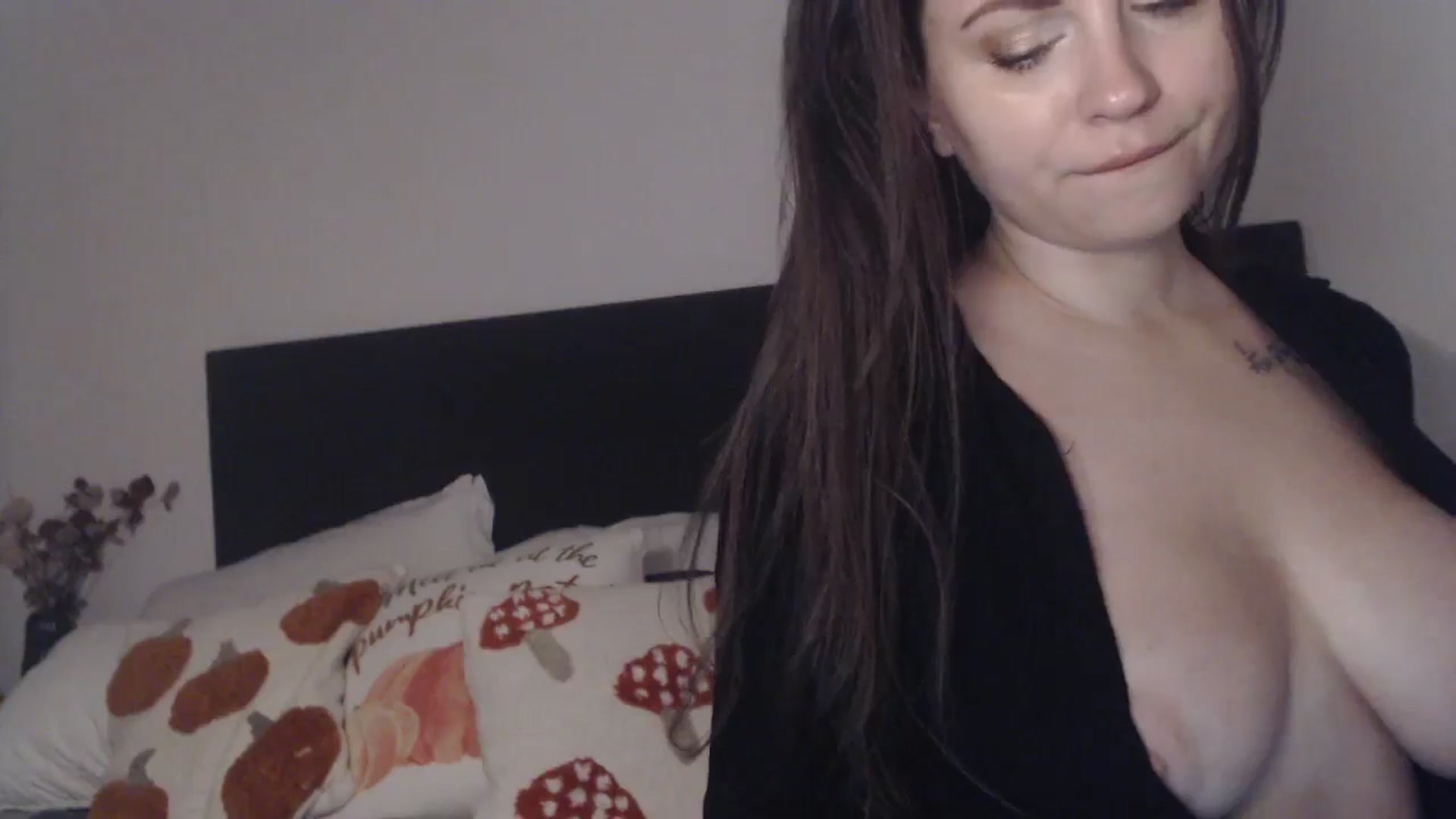 Gallery image thumbnail from ASweetJessie's myfreecams stream on, 11/18/2025, 15:09 image 17 of 20