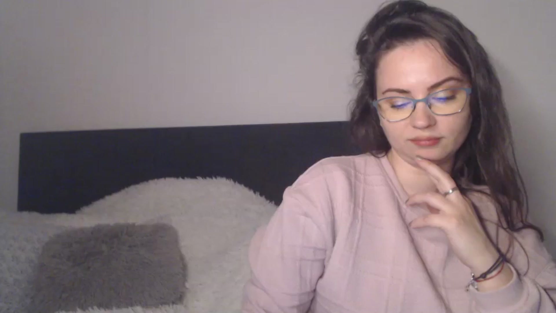 Gallery image thumbnail from ASweetJessie's myfreecams stream on, 01/05/2026, 16:38 image 19 of 20