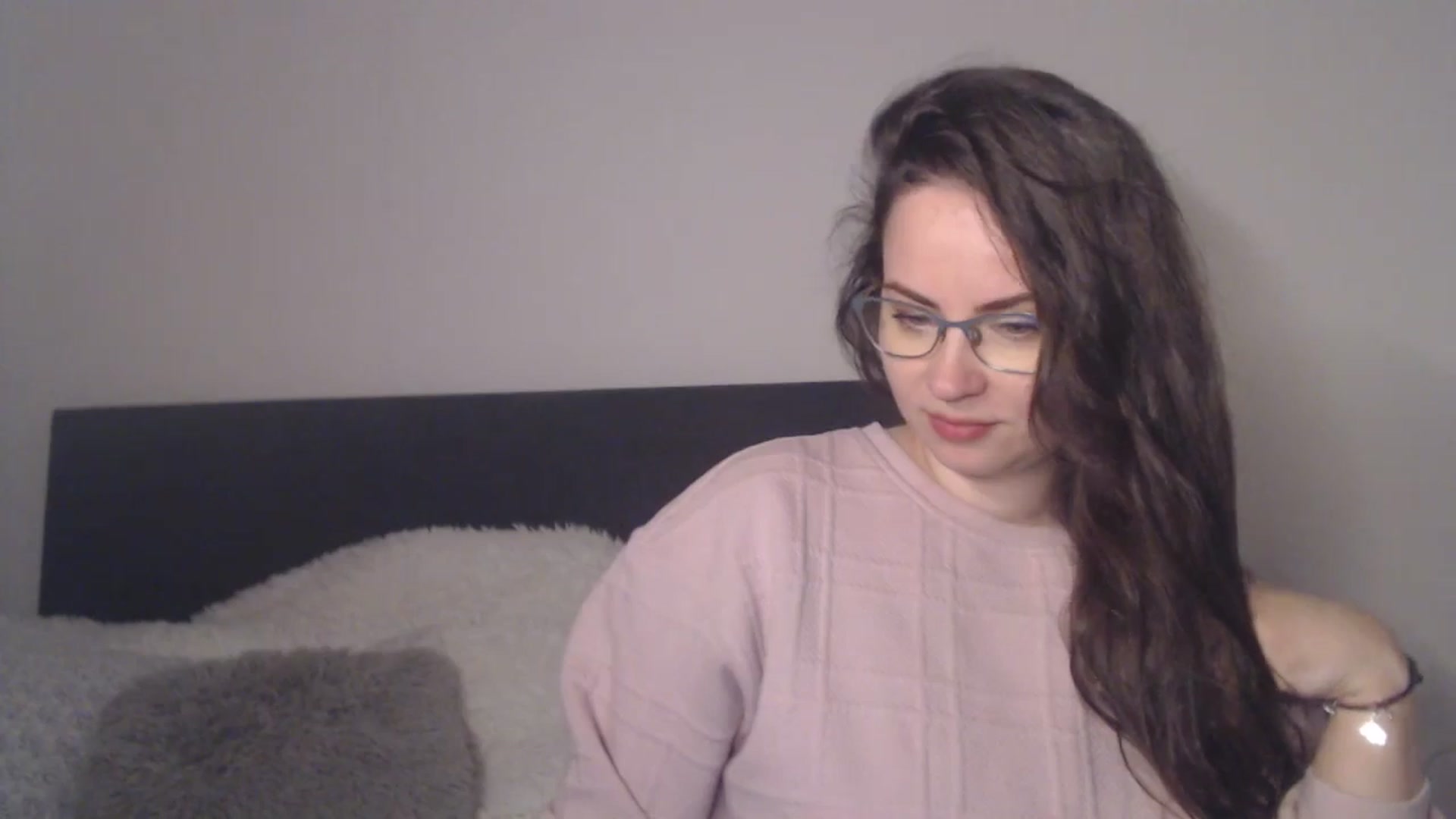 Gallery image thumbnail from ASweetJessie's myfreecams stream on, 01/05/2026, 16:38 image 13 of 20