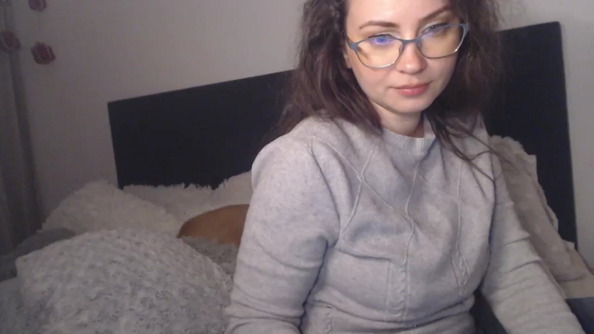 Gallery image thumbnail from ASweetJessie's myfreecams stream on, 01/12/2026, 19:57 image 9 of 20