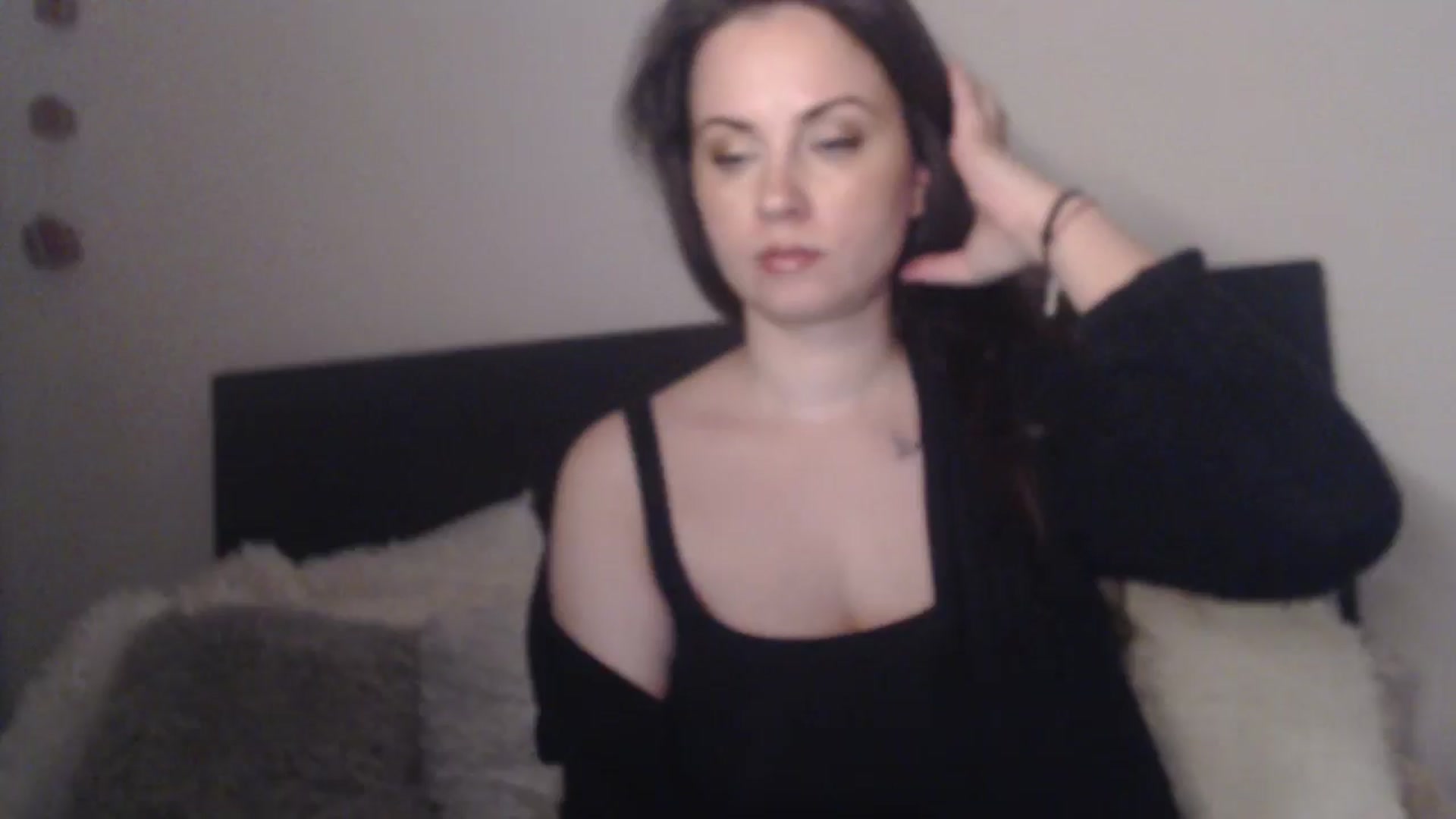 Gallery image thumbnail from ASweetJessie's myfreecams stream on, 01/14/2026, 17:46 image 18 of 20