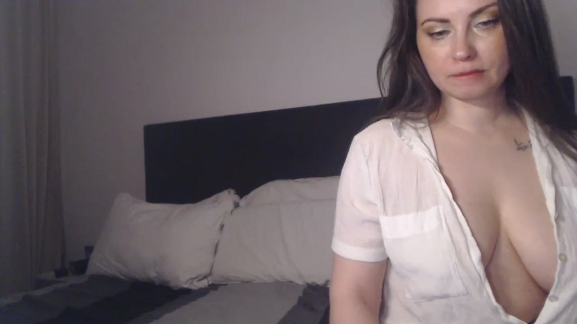 Gallery image thumbnail from ASweetJessie's myfreecams stream on, 03/22/2026, 16:33 image 12 of 20