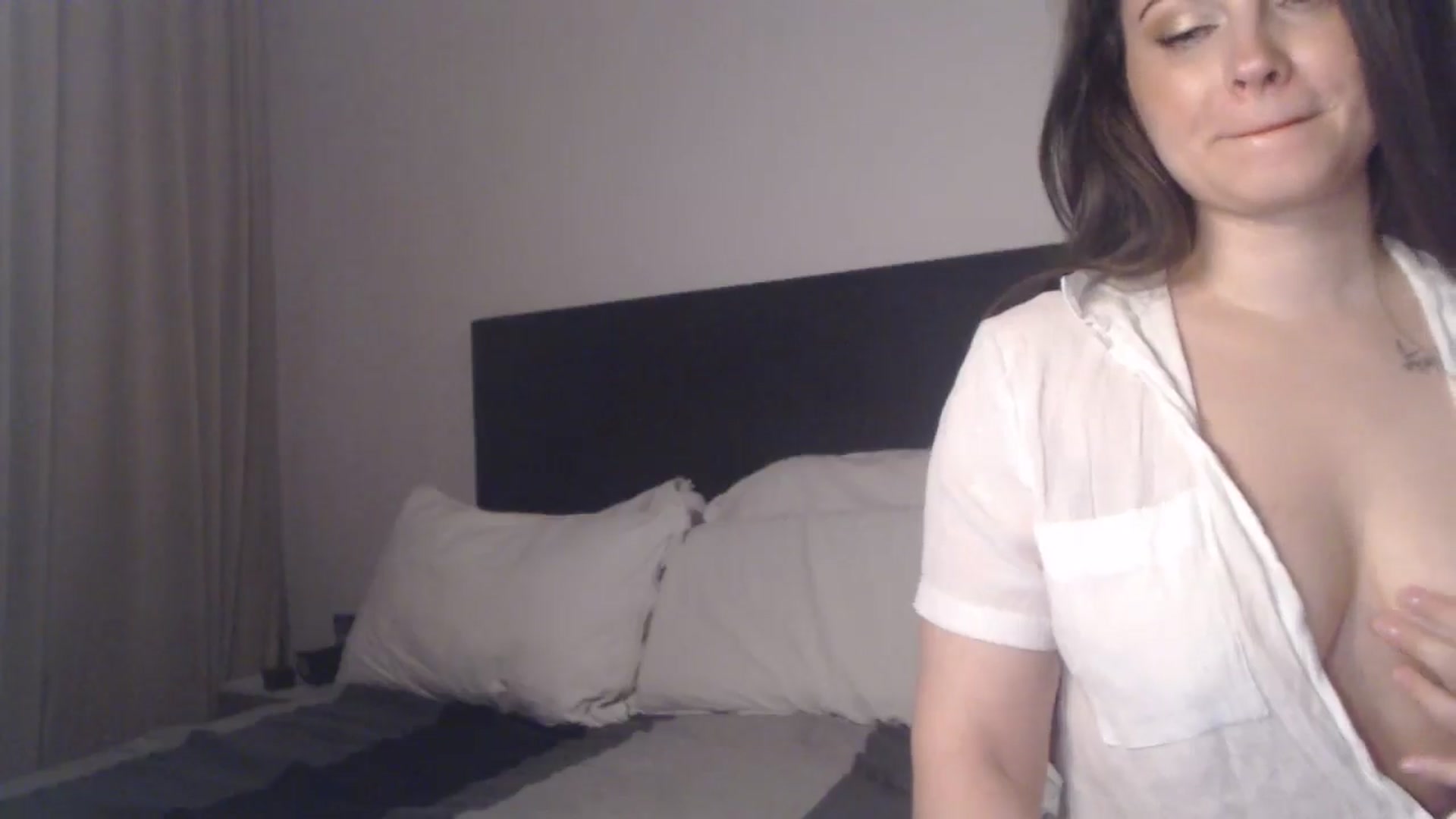 Gallery image thumbnail from ASweetJessie's myfreecams stream on, 03/22/2026, 16:33 image 10 of 20