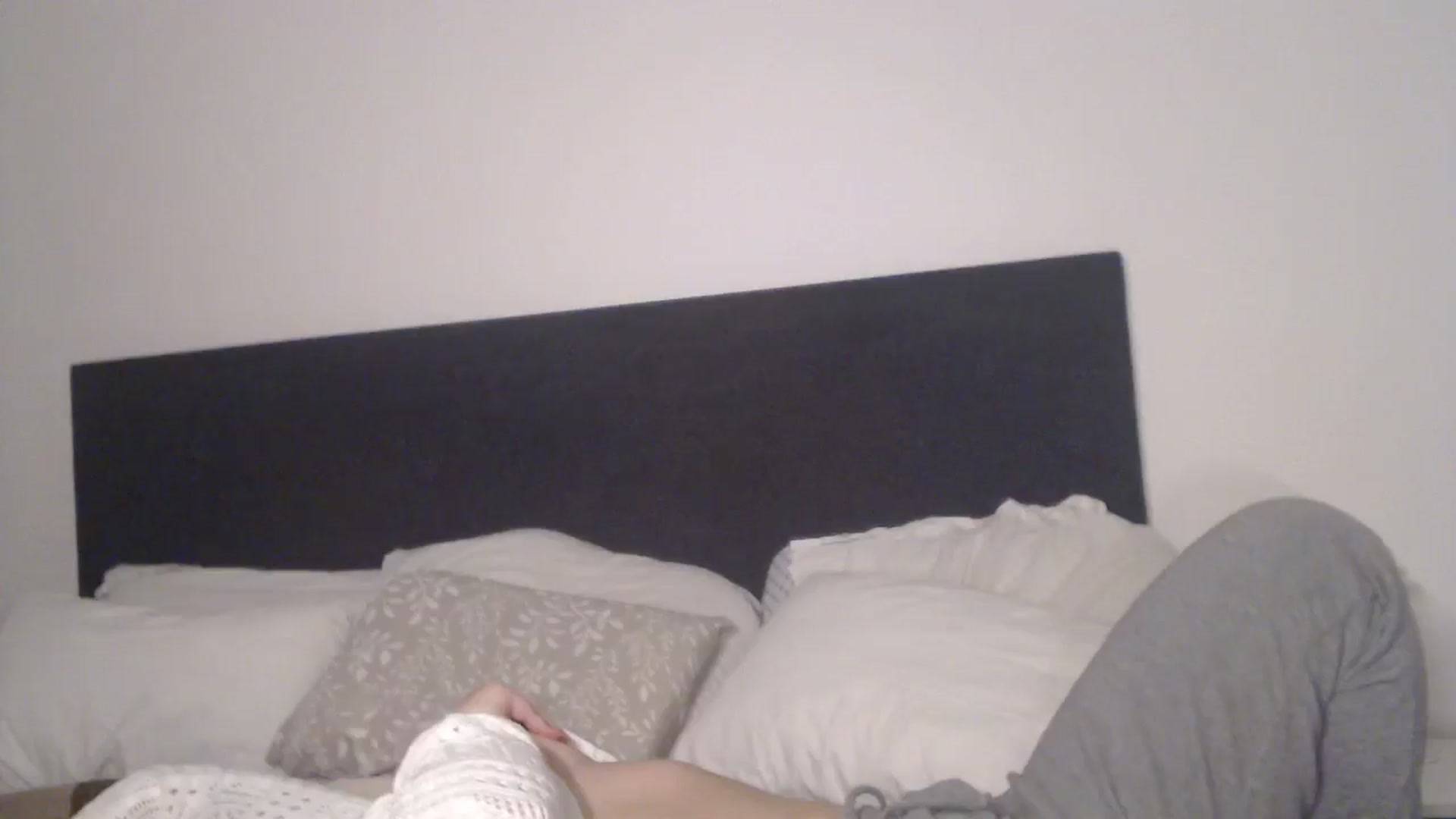 Gallery image thumbnail from ASweetJessie's myfreecams stream on, 04/22/2026, 18:31 image 17 of 20