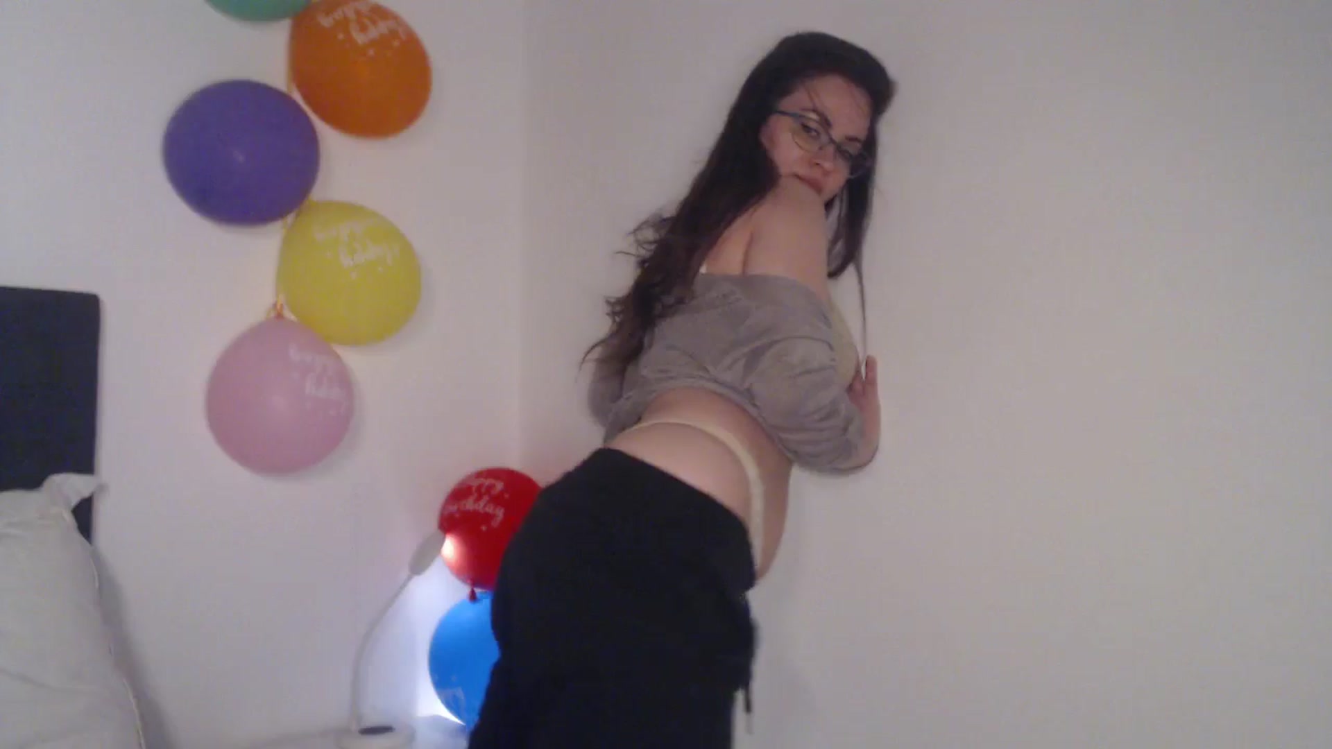 Gallery image thumbnail from ASweetJessie's myfreecams stream on, 04/29/2026, 18:14 image 18 of 20