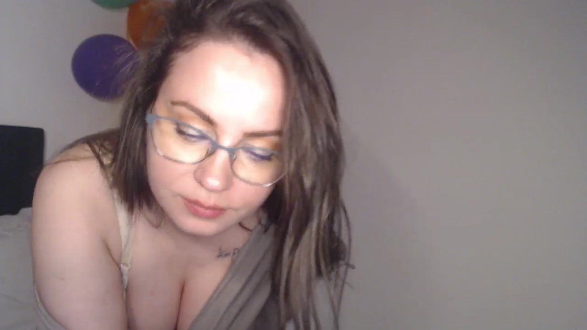 Gallery image thumbnail from ASweetJessie's myfreecams stream on, 04/29/2026, 18:14 image 17 of 20