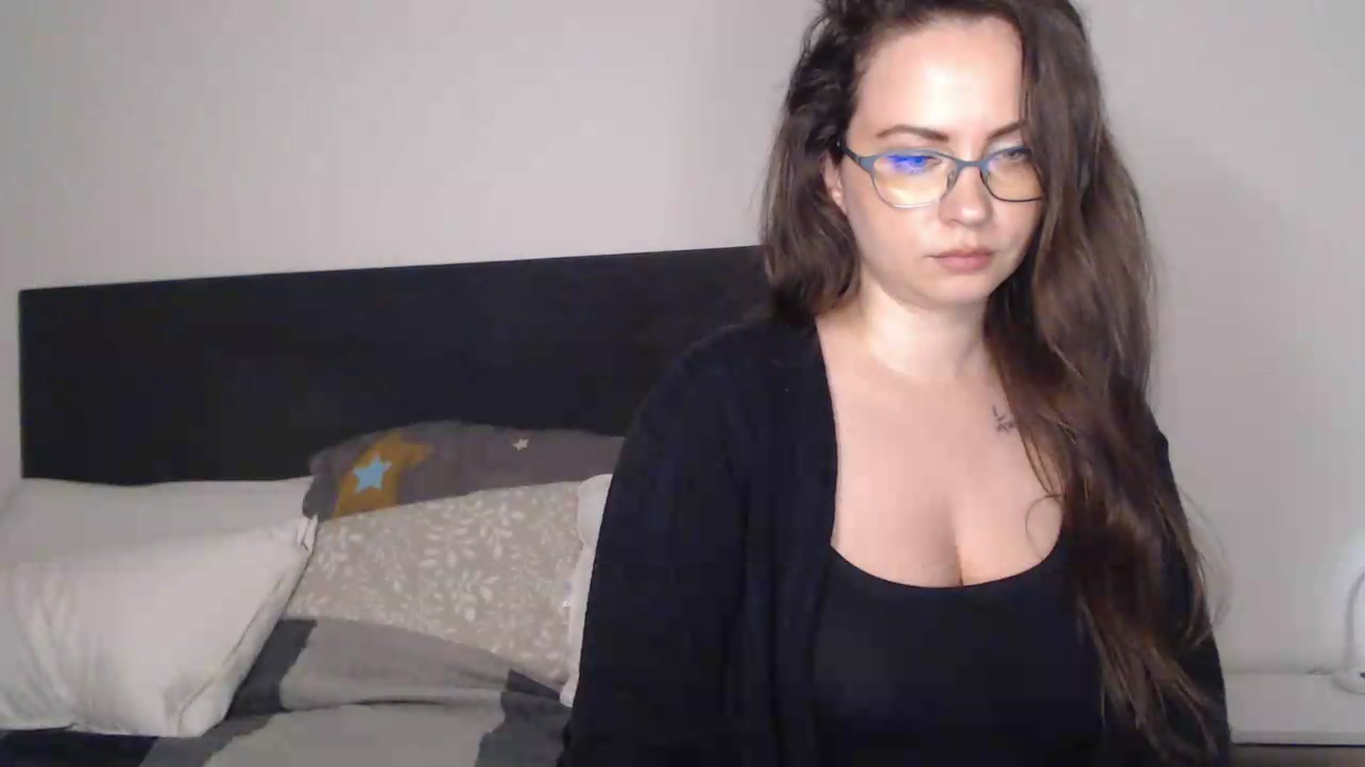 Gallery image thumbnail from ASweetJessie's myfreecams stream on, 05/19/2026, 16:05 image 18 of 20
