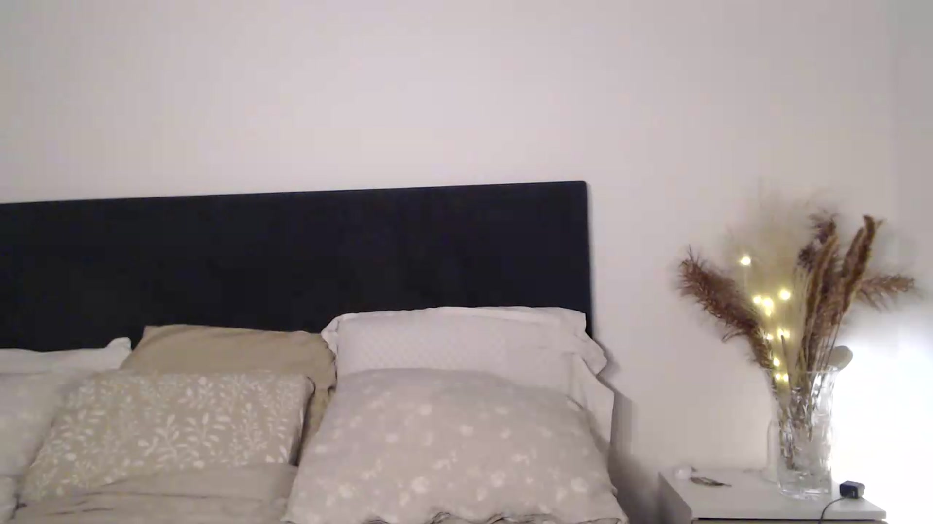 Gallery image thumbnail from ASweetJessie's myfreecams stream on, 07/27/2026, 15:39 image 7 of 20