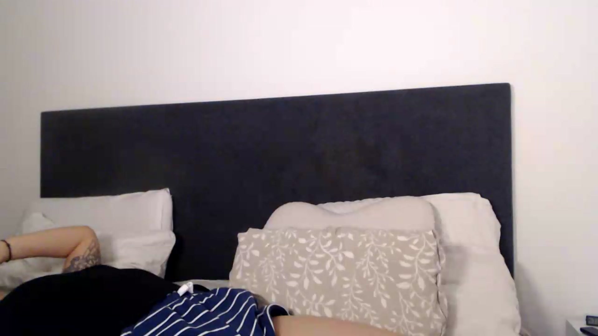 Gallery image thumbnail from ASweetJessie's myfreecams stream on, 08/17/2026, 17:00 image 16 of 20