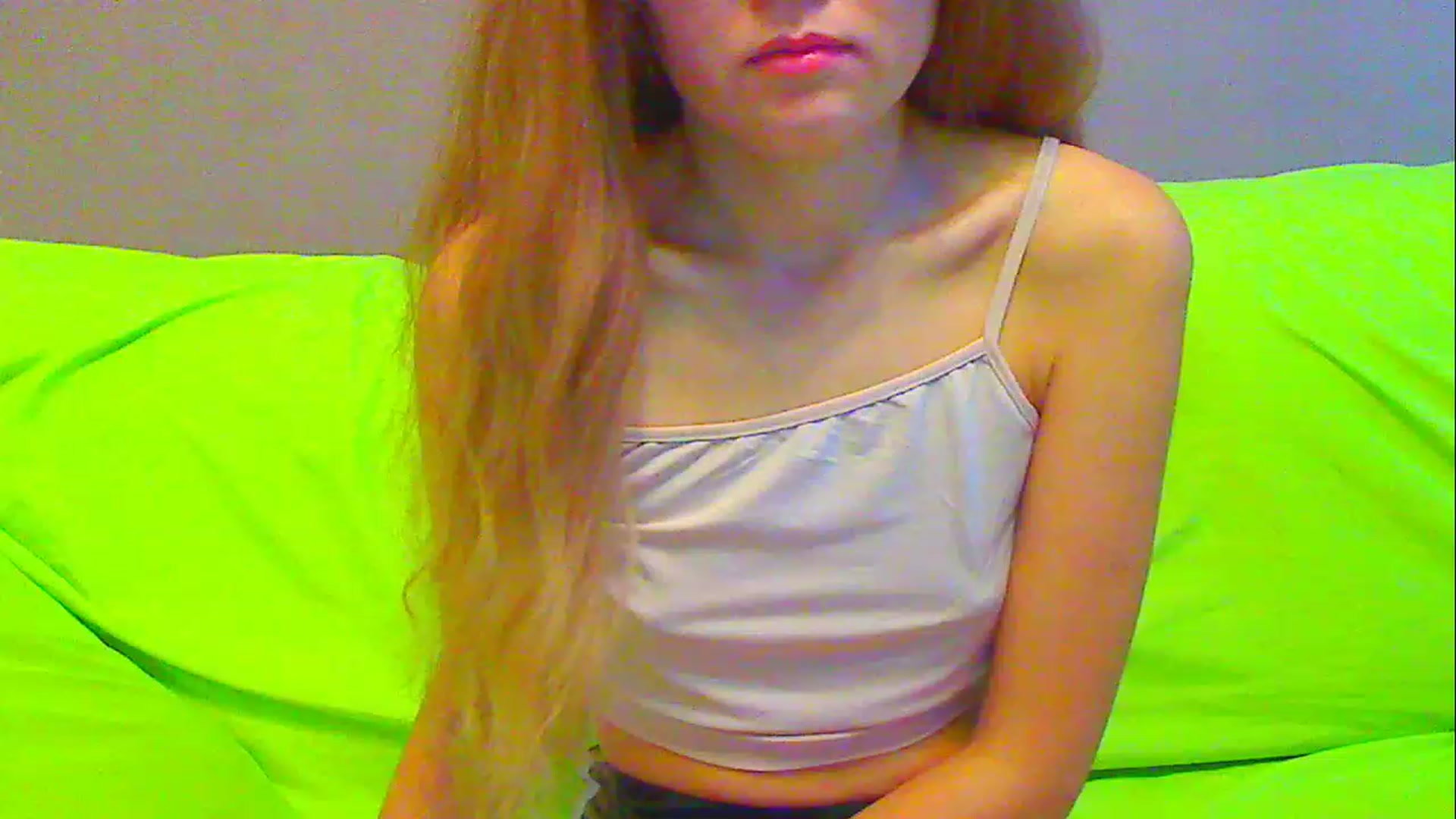 Gallery image thumbnail from ATallinna's myfreecams stream on, 12/26/2022, 04:50 image 13 of 20