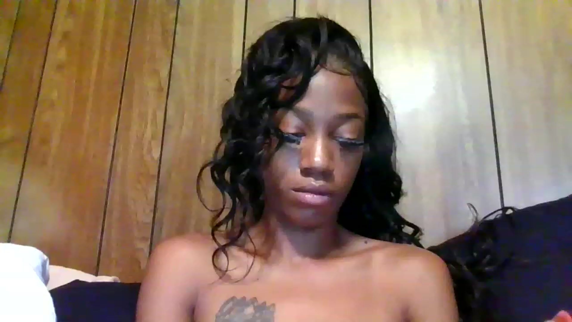 Gallery image thumbnail from AYummy1's myfreecams stream on, 06/18/2023, 16:40 image 5 of 20
