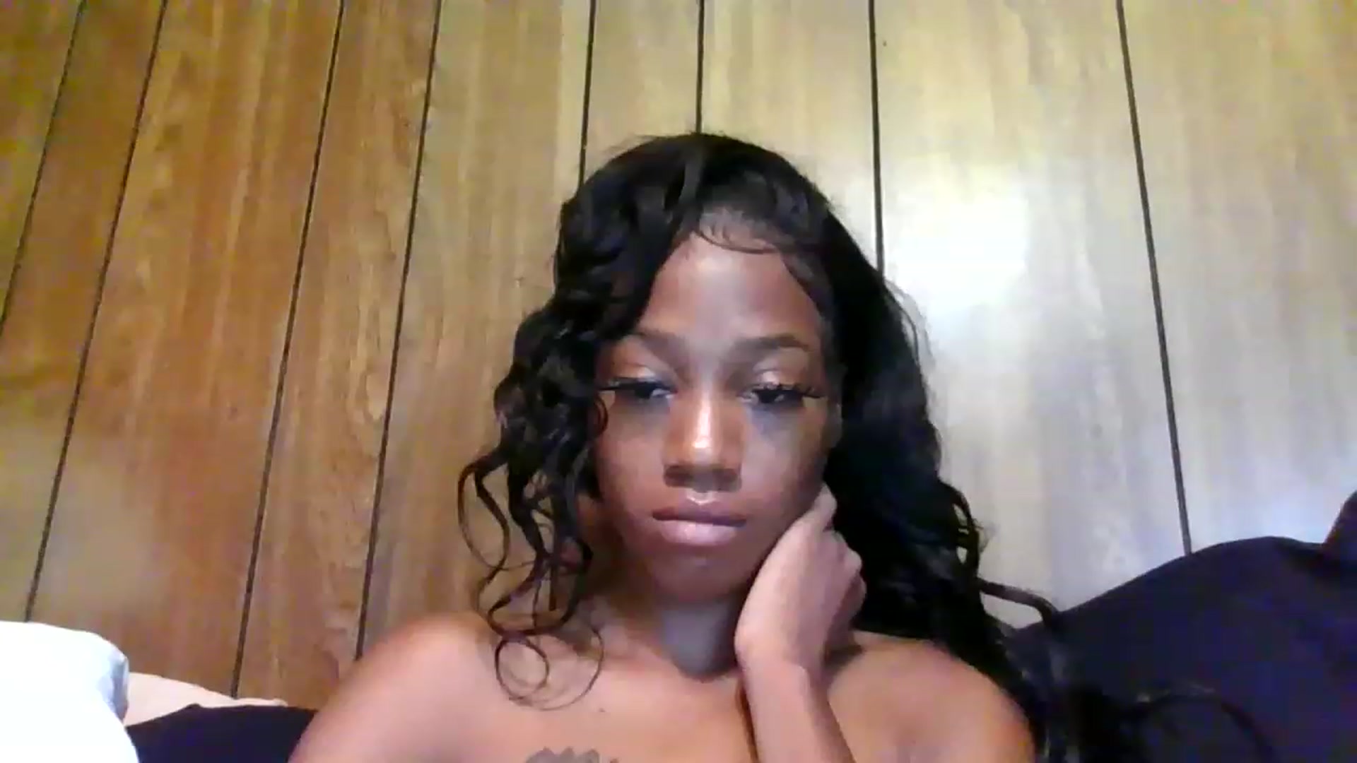 Gallery image thumbnail from AYummy1's myfreecams stream on, 06/18/2023, 16:40 image 10 of 20