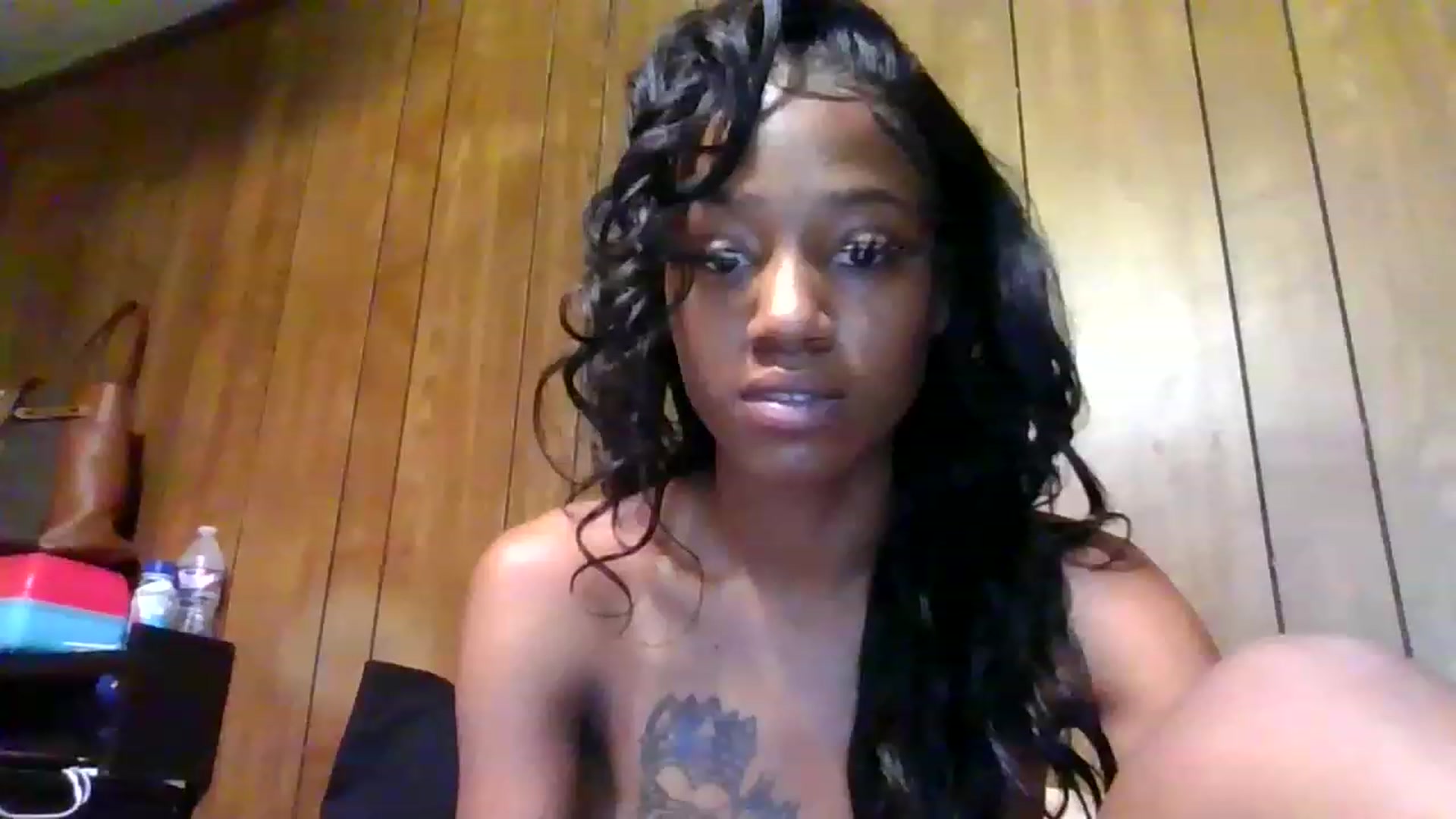 Gallery image thumbnail from AYummy1's myfreecams stream on, 06/18/2023, 16:40 image 1 of 20