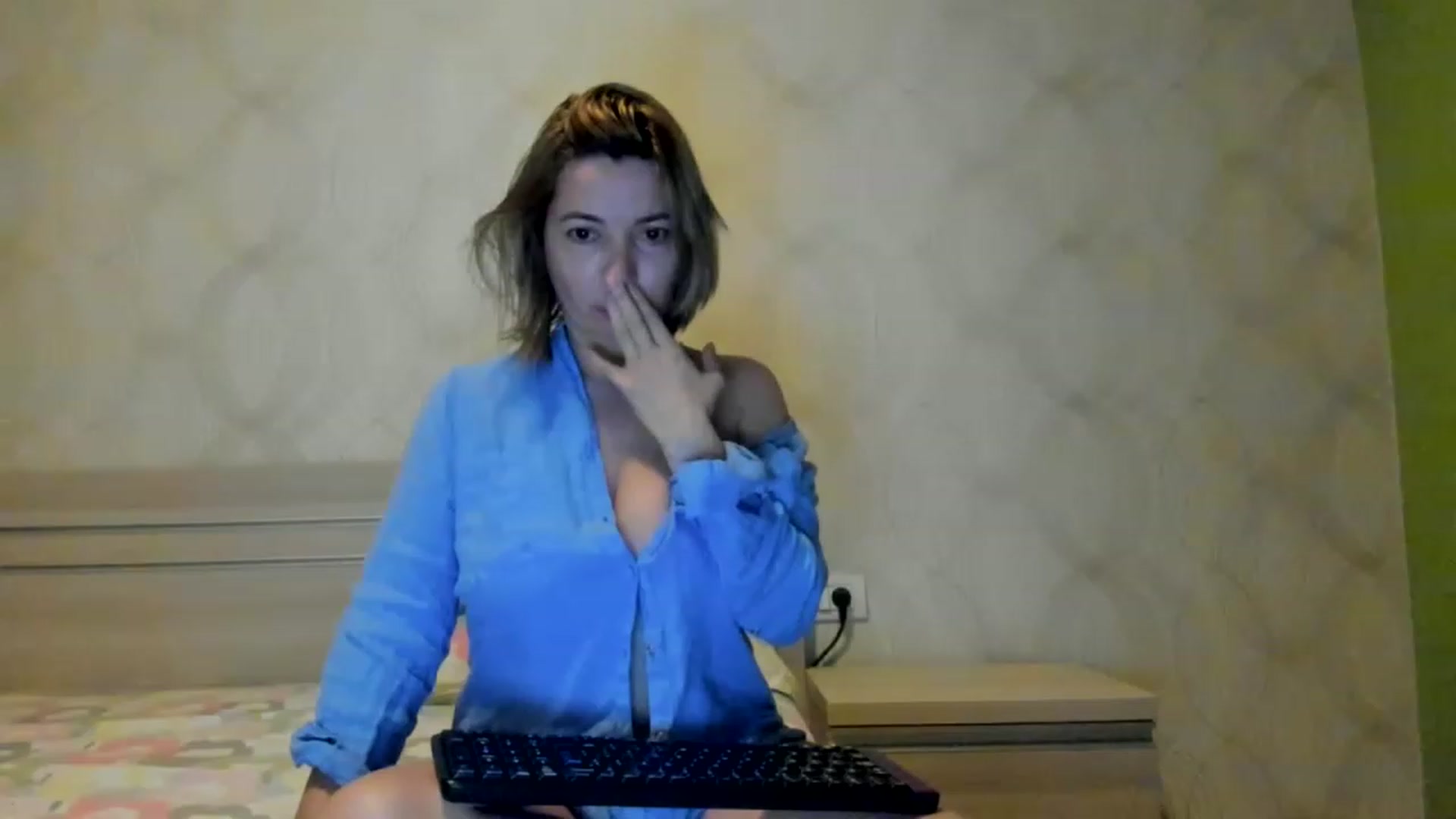 Gallery image thumbnail from A_Butterfly_1's myfreecams stream on, 12/26/2022, 21:35 image 12 of 20