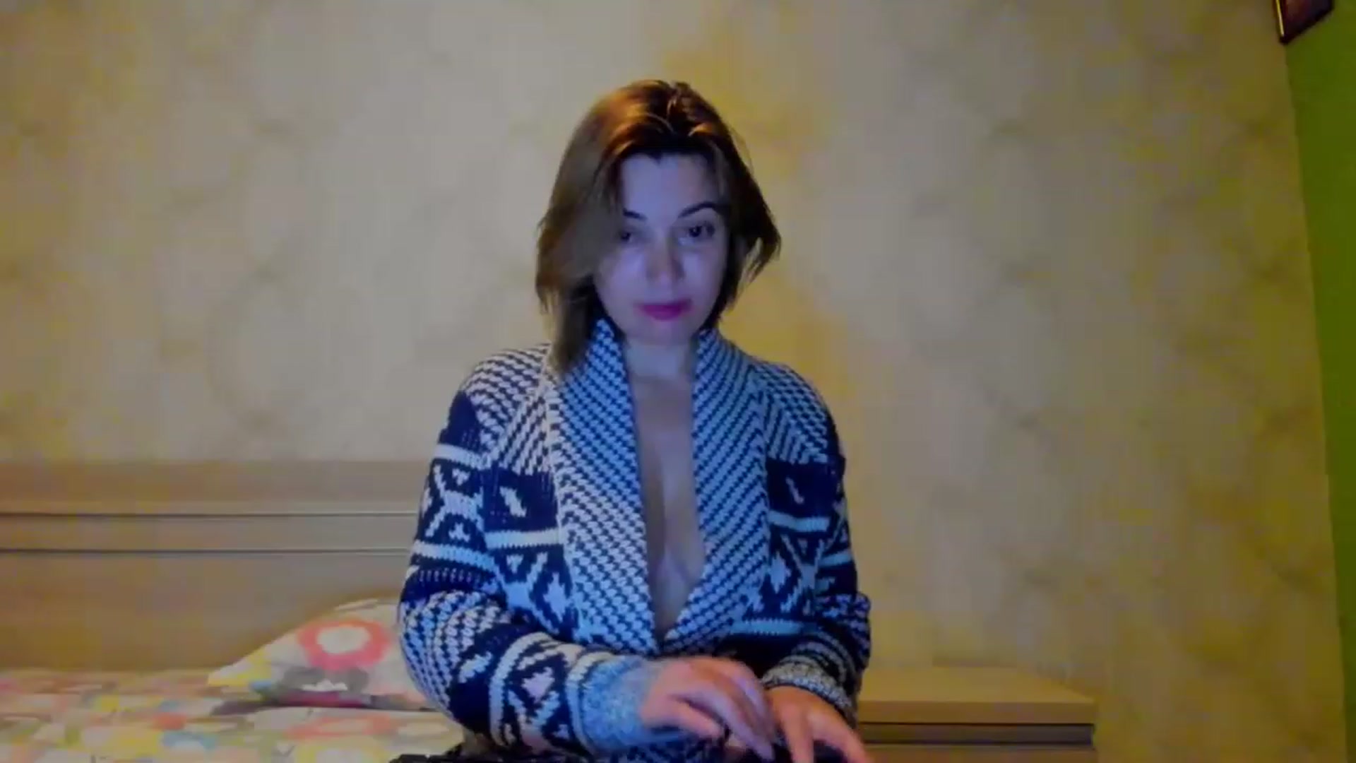 Gallery image thumbnail from A_Butterfly_1's myfreecams stream on, 12/27/2022, 22:03 image 14 of 20