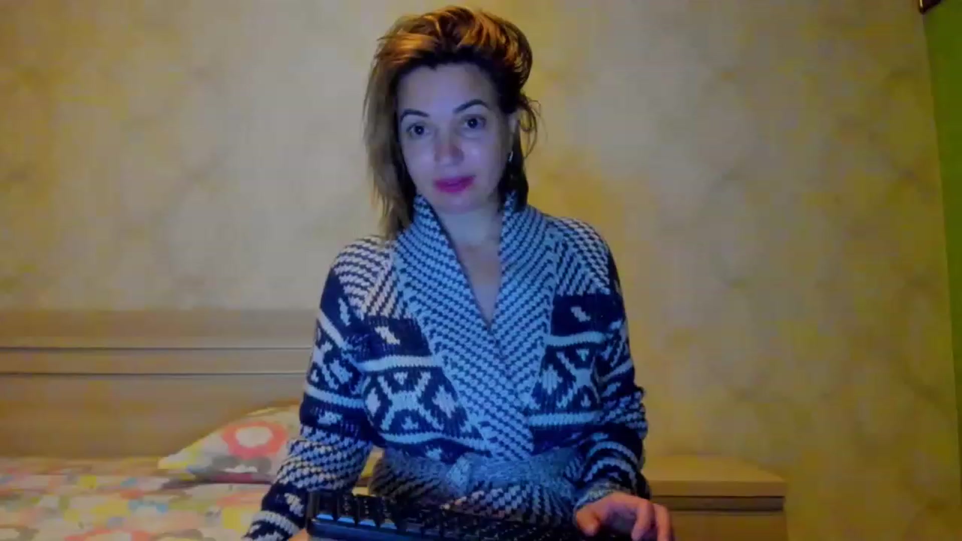 Gallery image thumbnail from A_Butterfly_1's myfreecams stream on, 12/27/2022, 22:03 image 4 of 20