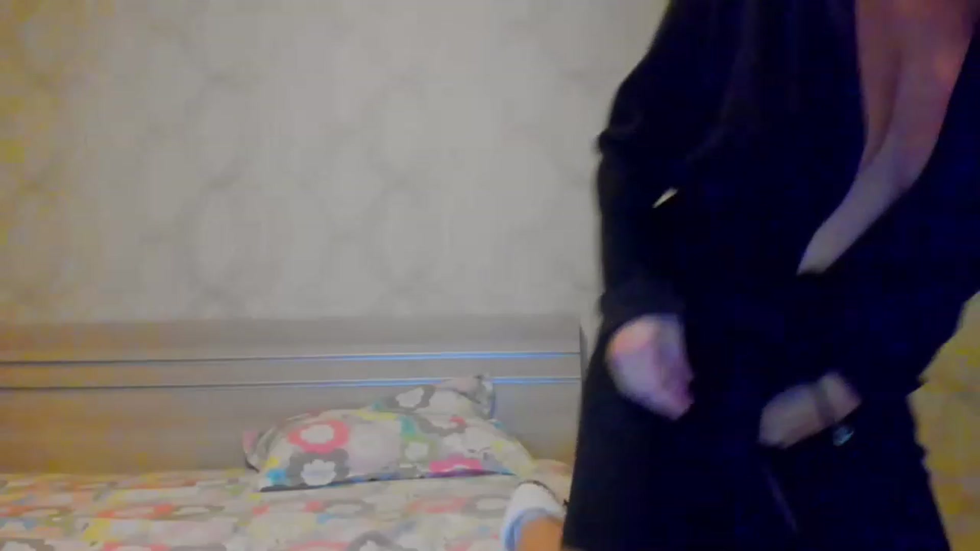 Gallery image thumbnail from A_Butterfly_1's myfreecams stream on, 12/29/2022, 21:14 image 3 of 20
