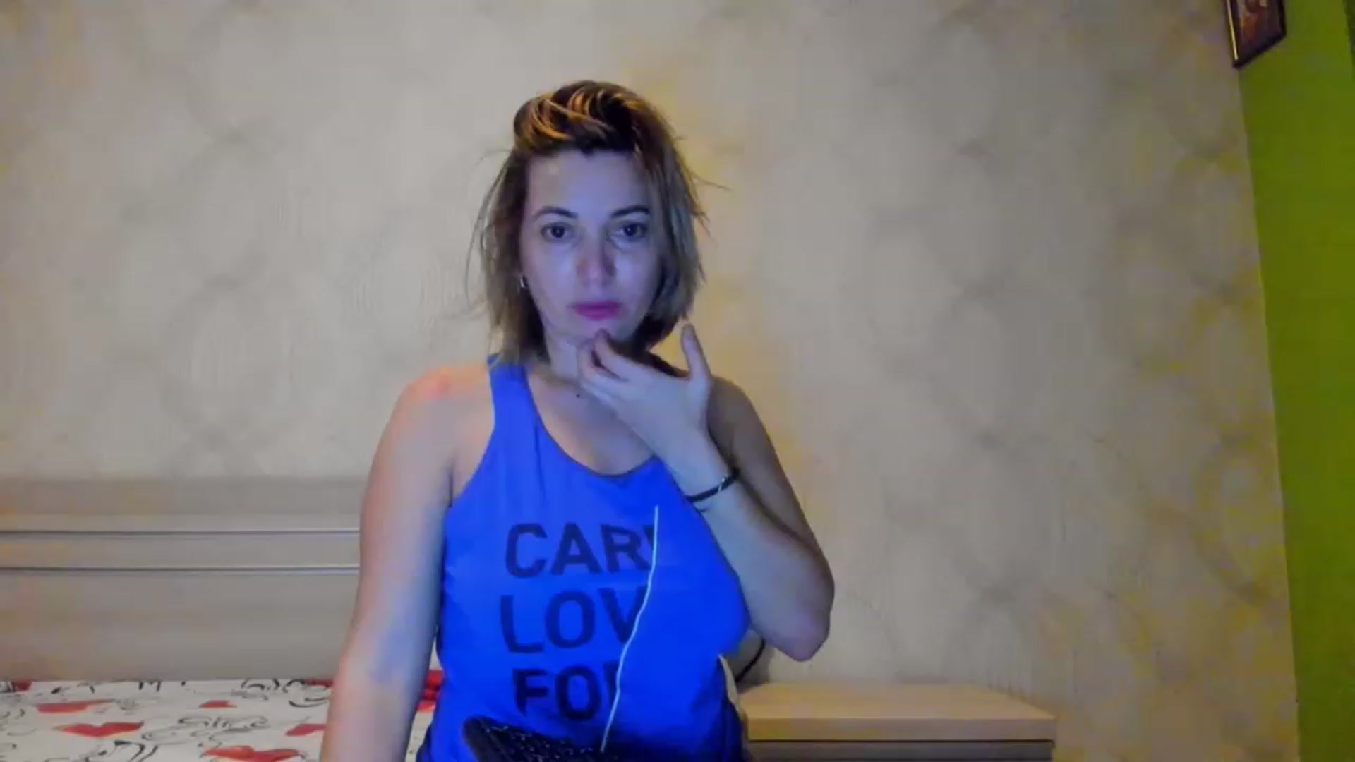 Gallery image thumbnail from A_Butterfly_1's myfreecams stream on, 01/02/2023, 19:16 image 14 of 20