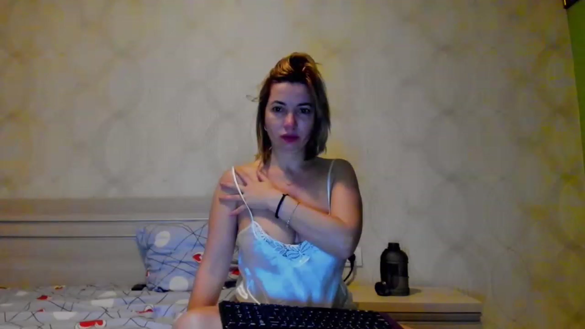 Gallery image thumbnail from A_Butterfly_1's myfreecams stream on, 01/22/2023, 20:20 image 6 of 20