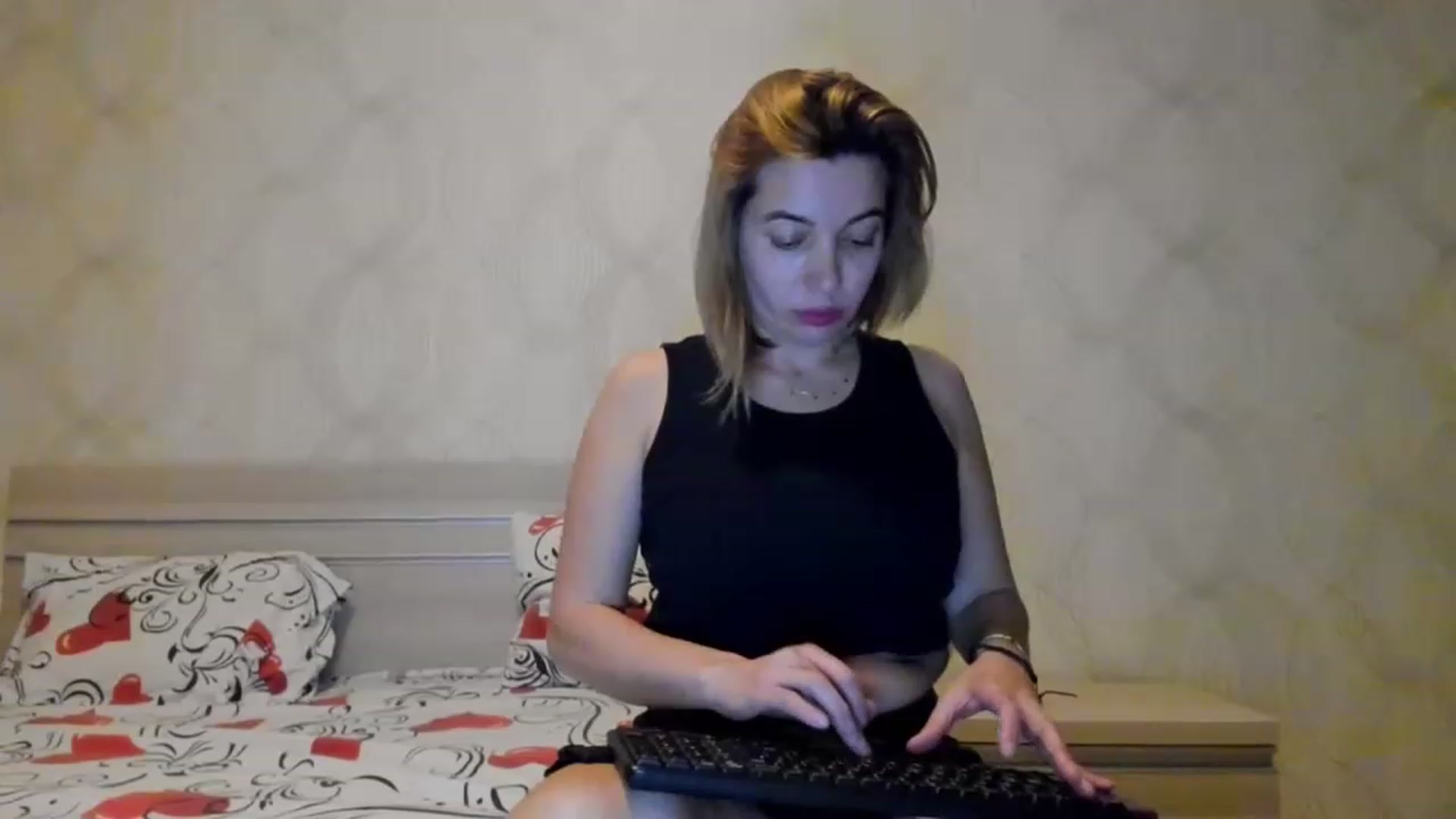 Gallery image thumbnail from A_Butterfly_1's myfreecams stream on, 02/04/2023, 20:12 image 7 of 20