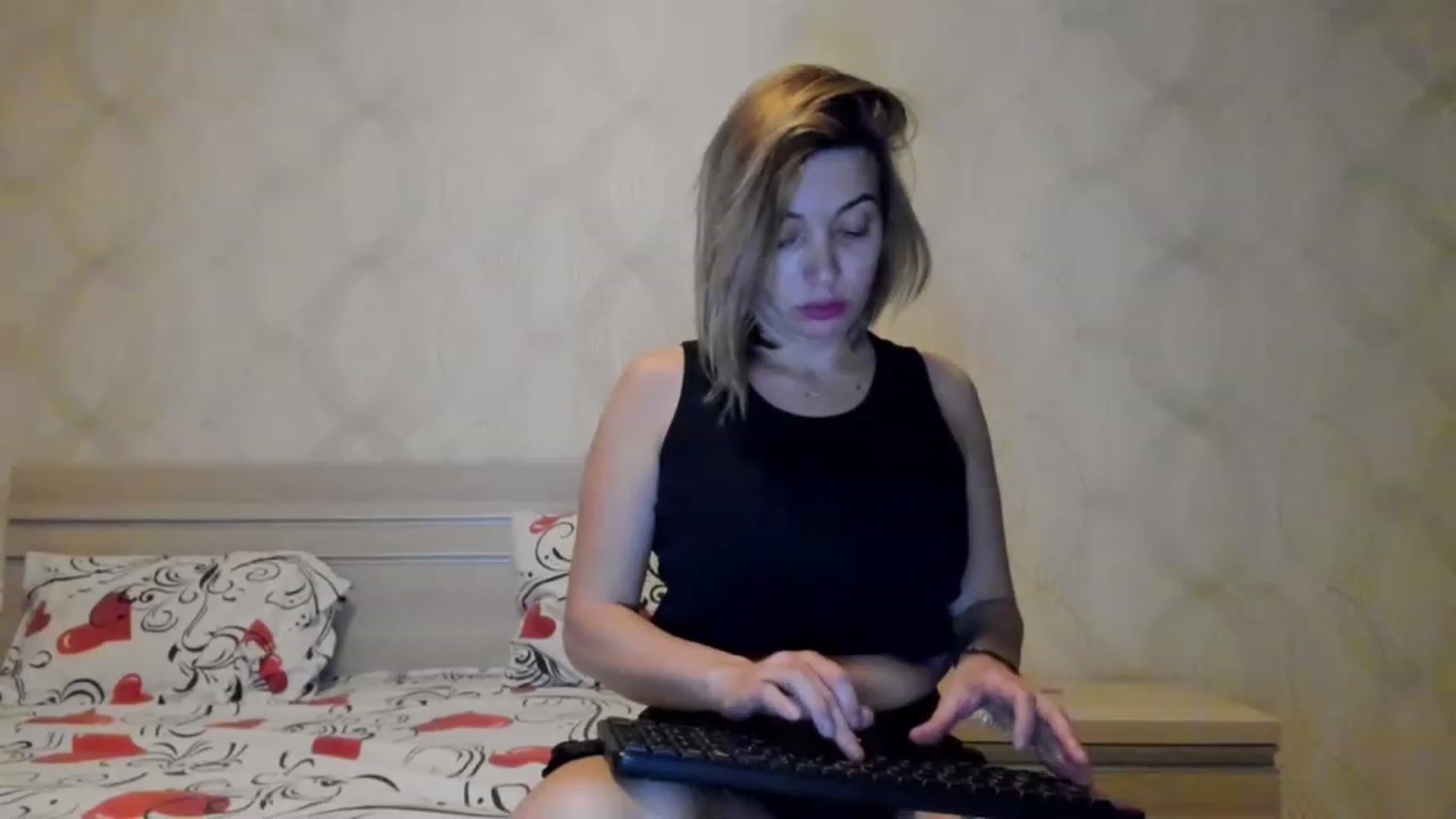 Gallery image thumbnail from A_Butterfly_1's myfreecams stream on, 02/04/2023, 20:12 image 6 of 20
