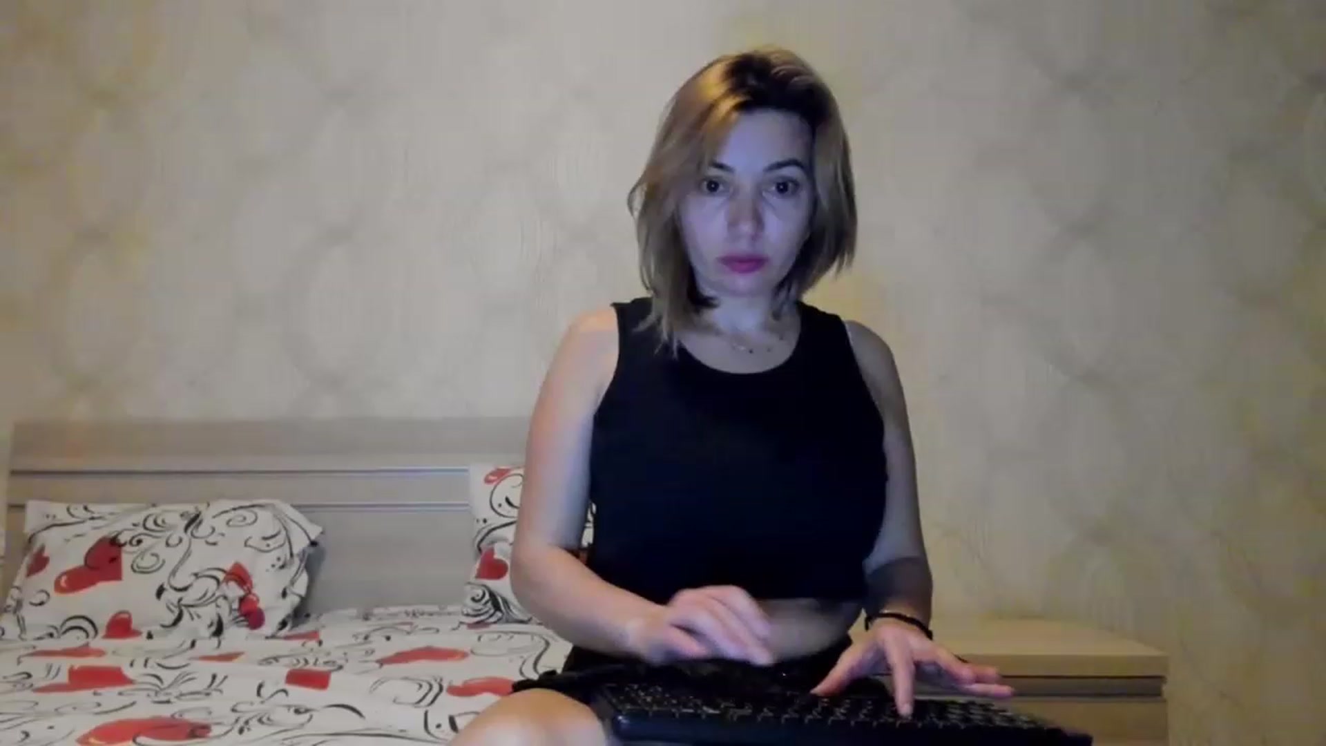 Gallery image thumbnail from A_Butterfly_1's myfreecams stream on, 02/04/2023, 20:12 image 14 of 20