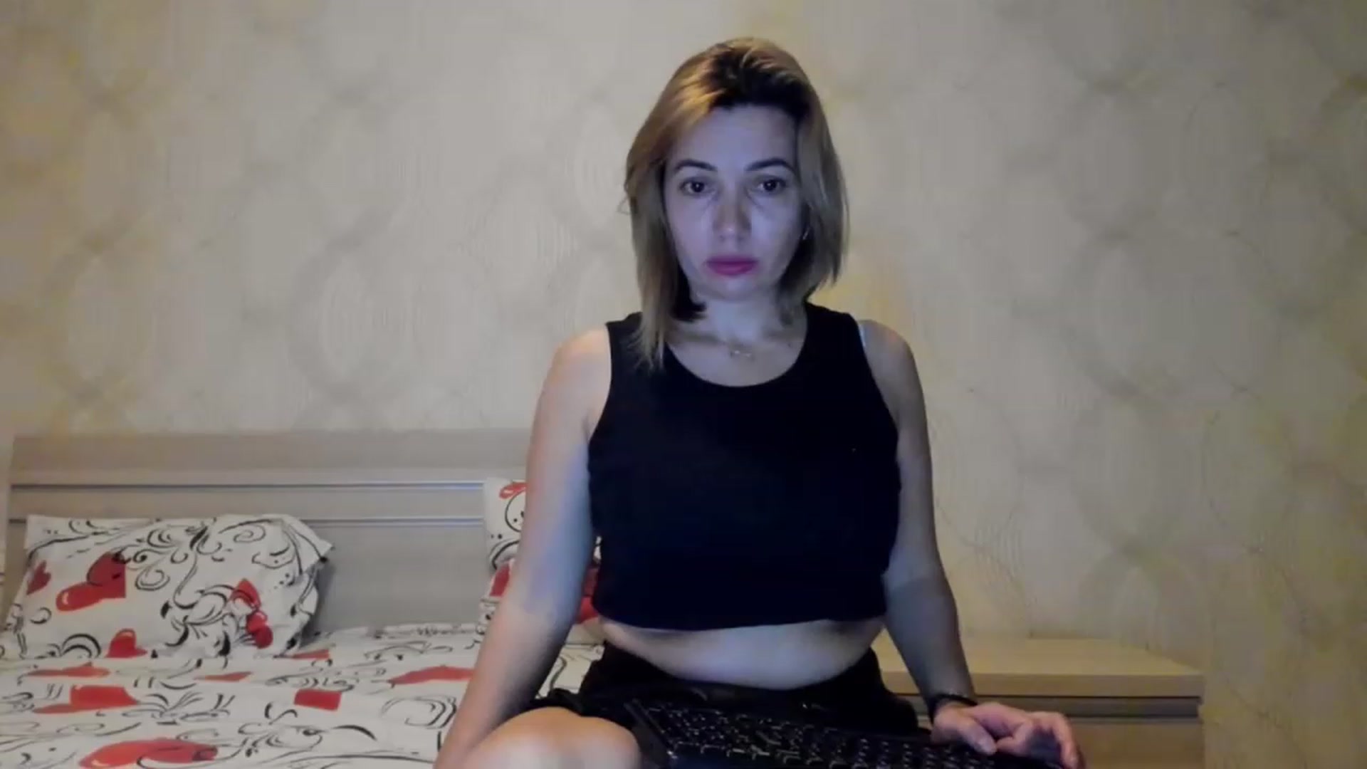 Gallery image thumbnail from A_Butterfly_1's myfreecams stream on, 02/04/2023, 20:12 image 18 of 20