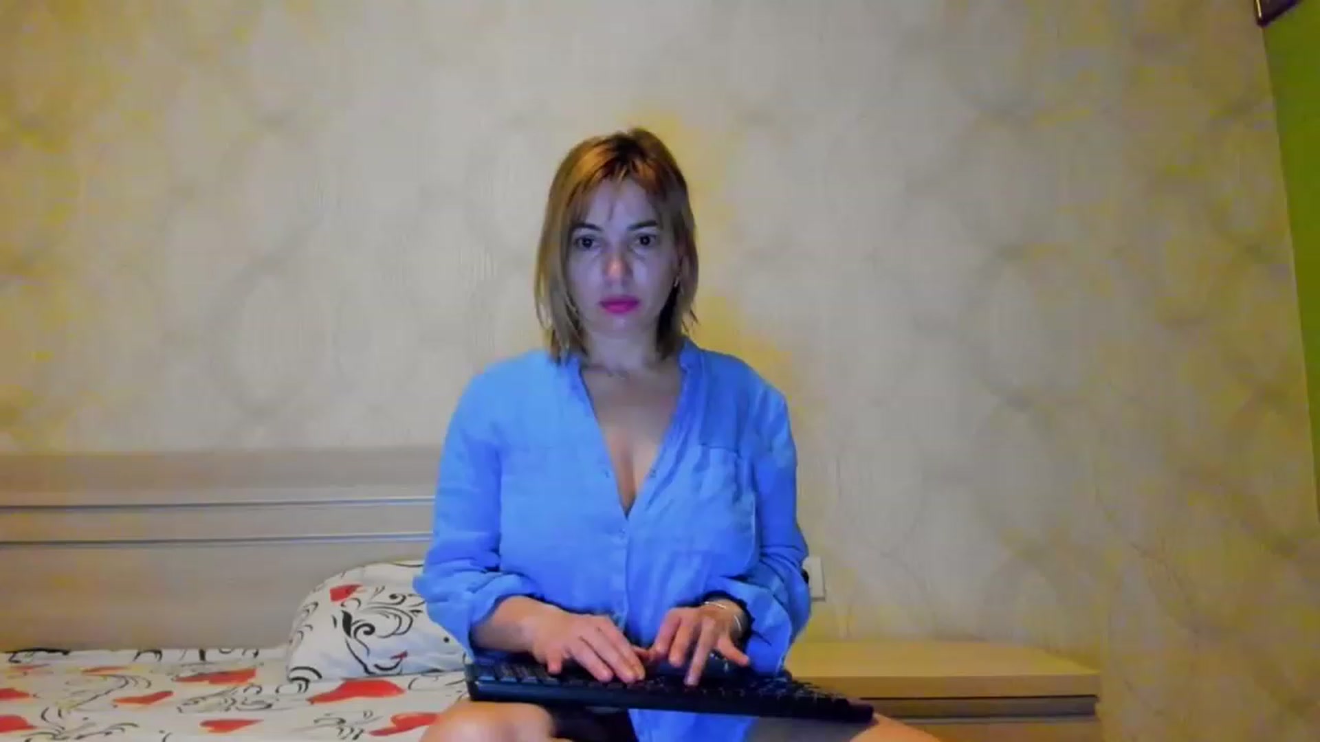 Gallery image thumbnail from A_Butterfly_1's myfreecams stream on, 02/20/2023, 18:58 image 3 of 20