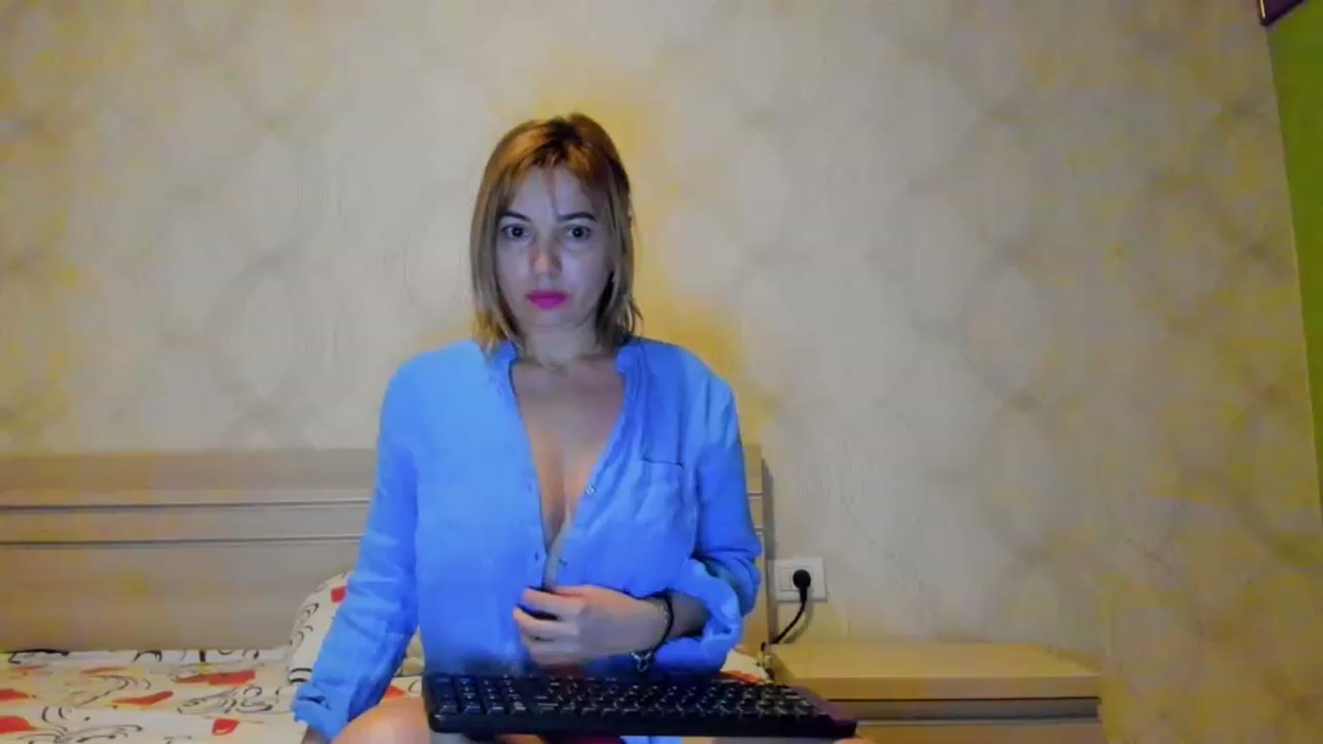 Gallery image thumbnail from A_Butterfly_1's myfreecams stream on, 02/20/2023, 18:58 image 6 of 20