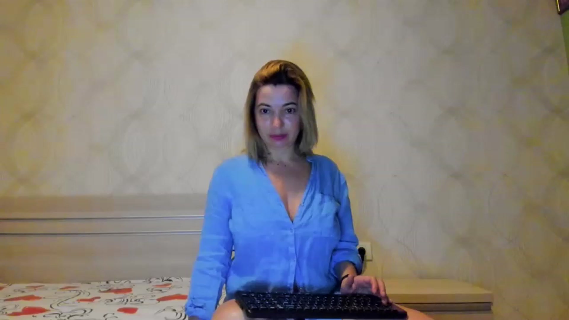 Gallery image thumbnail from A_Butterfly_1's myfreecams stream on, 03/01/2023, 20:26 image 2 of 20