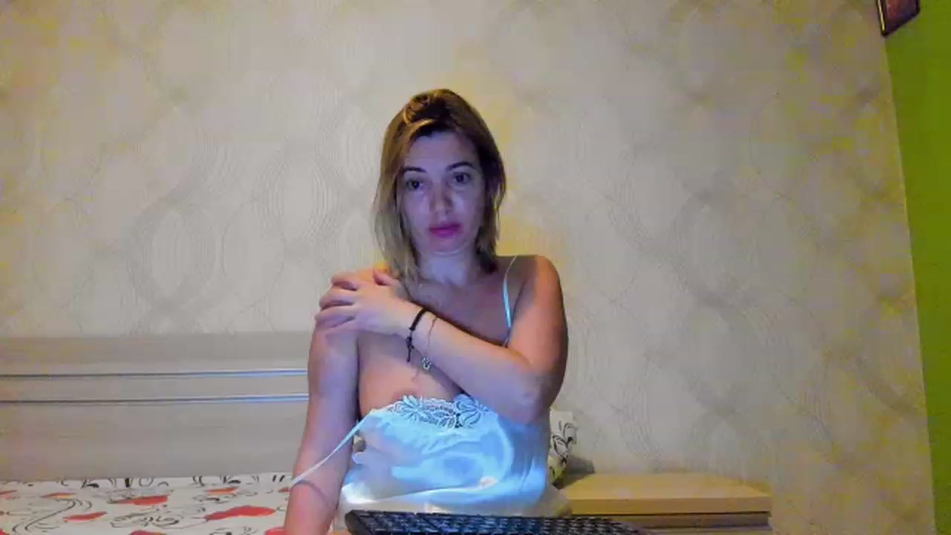 Gallery image thumbnail from A_Butterfly_1's myfreecams stream on, 03/05/2023, 20:44 image 2 of 20