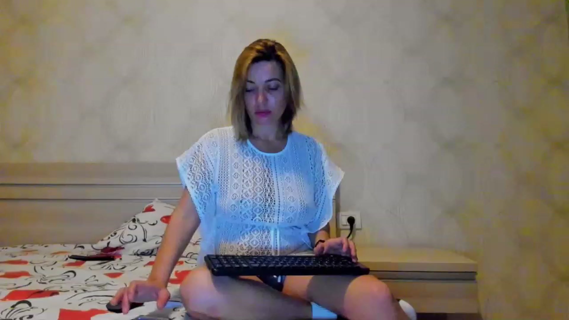 Gallery image thumbnail from A_Butterfly_1's myfreecams stream on, 03/08/2023, 20:12 image 2 of 20