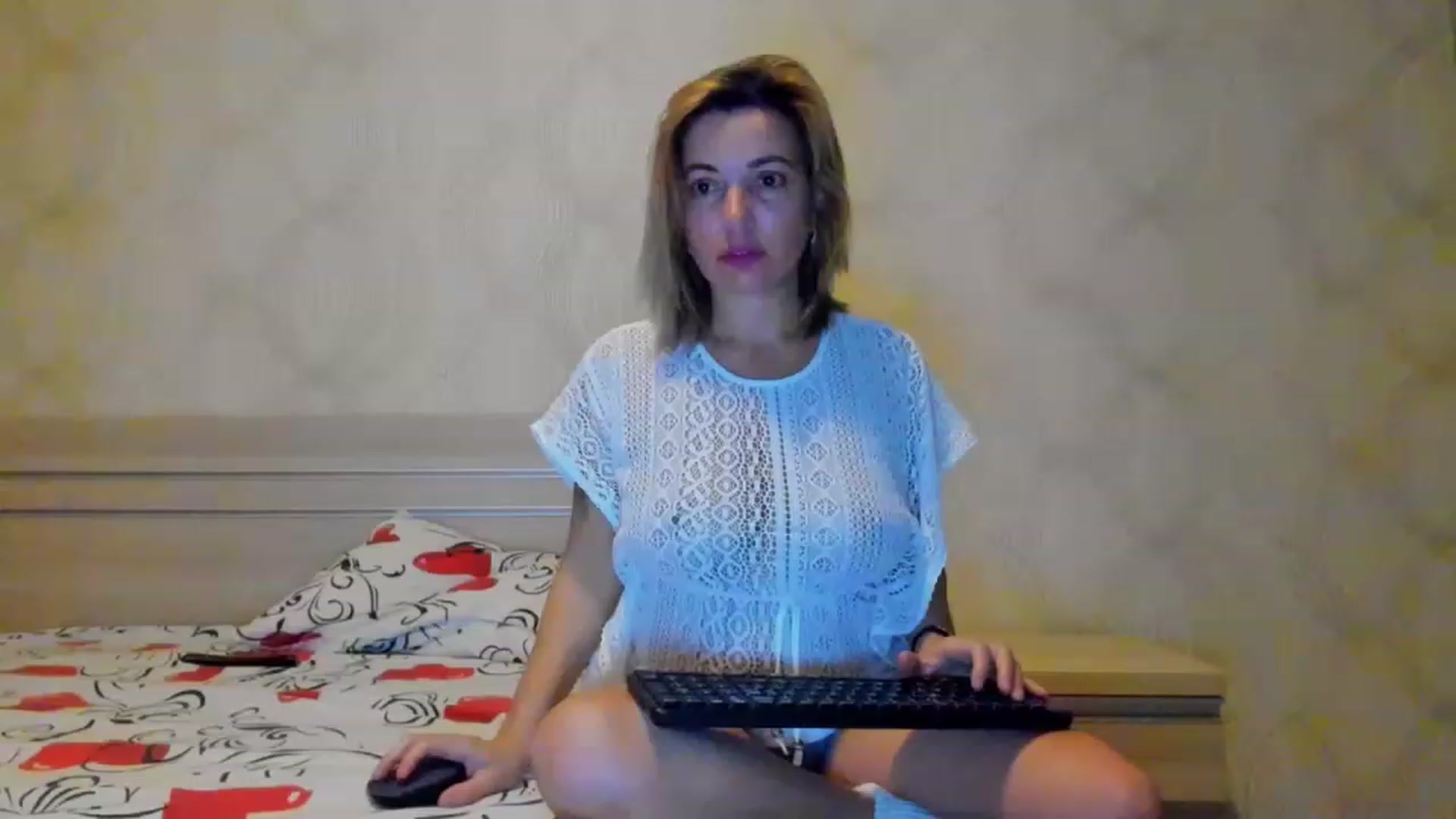Gallery image thumbnail from A_Butterfly_1's myfreecams stream on, 03/08/2023, 20:12 image 15 of 20