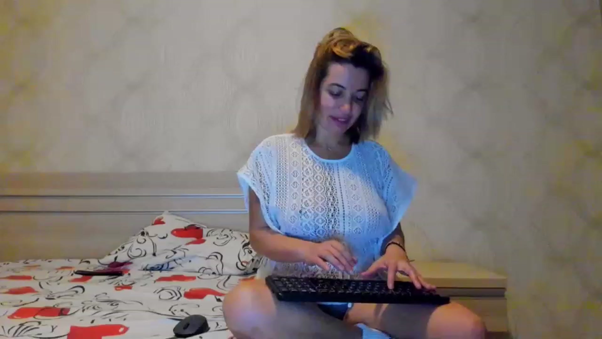Gallery image thumbnail from A_Butterfly_1's myfreecams stream on, 03/08/2023, 20:12 image 16 of 20