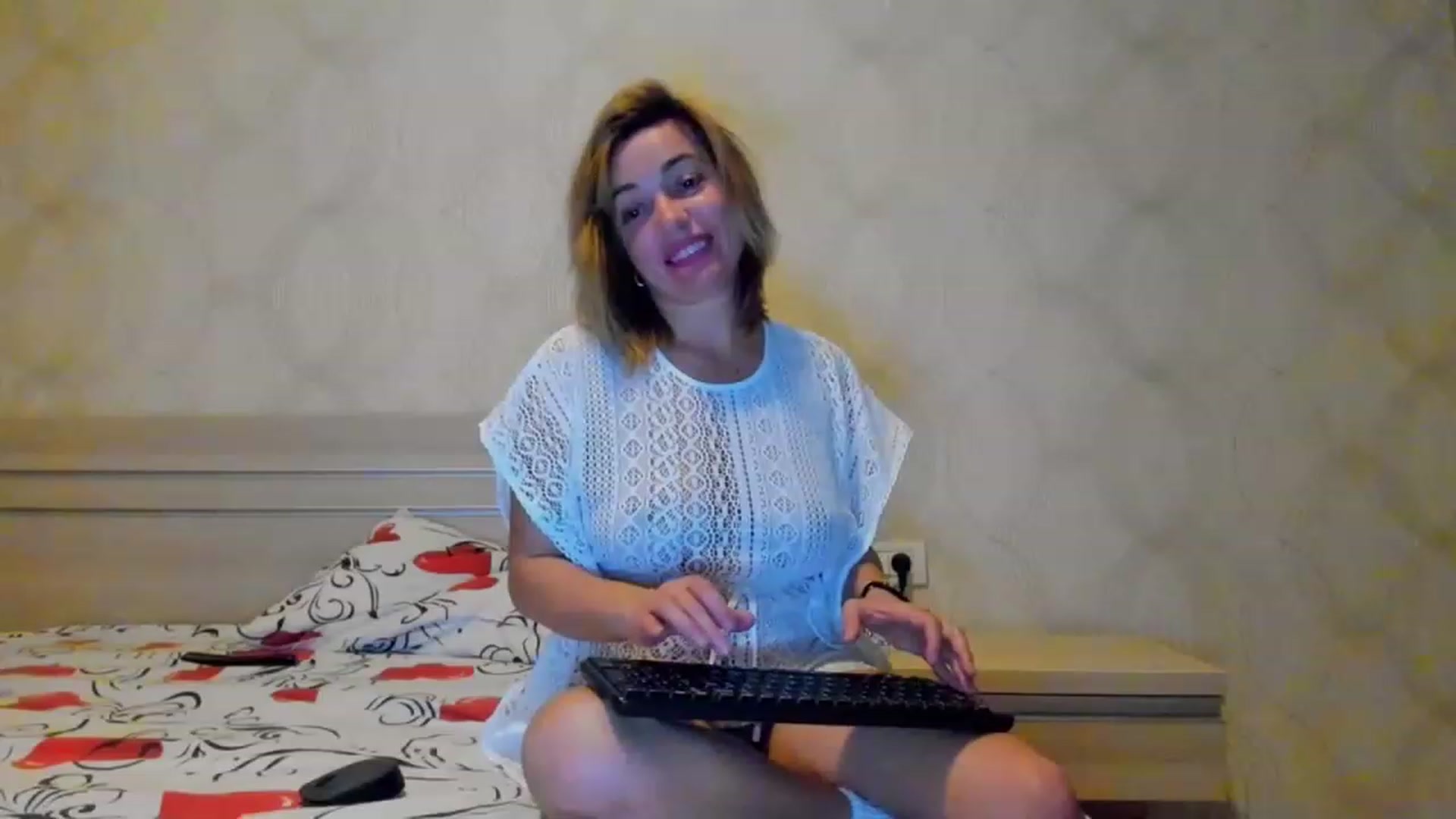 Gallery image thumbnail from A_Butterfly_1's myfreecams stream on, 03/08/2023, 20:12 image 4 of 20