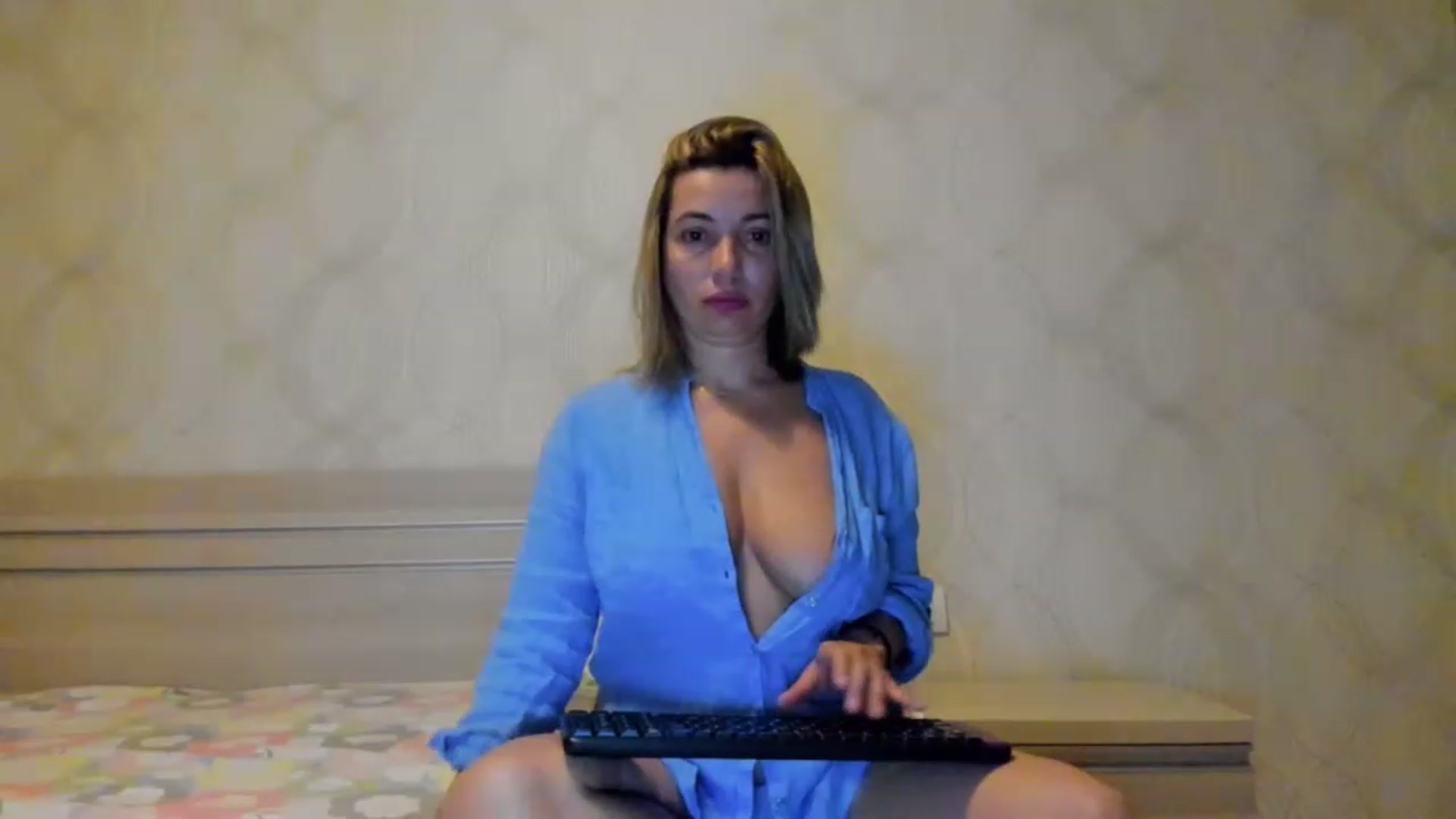 Gallery image thumbnail from A_Butterfly_1's myfreecams stream on, 03/24/2023, 19:54 image 13 of 20