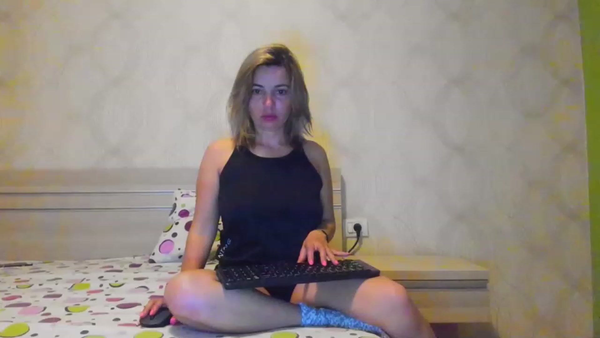 Gallery image thumbnail from A_Butterfly_1's myfreecams stream on, 05/21/2023, 19:16 image 14 of 20